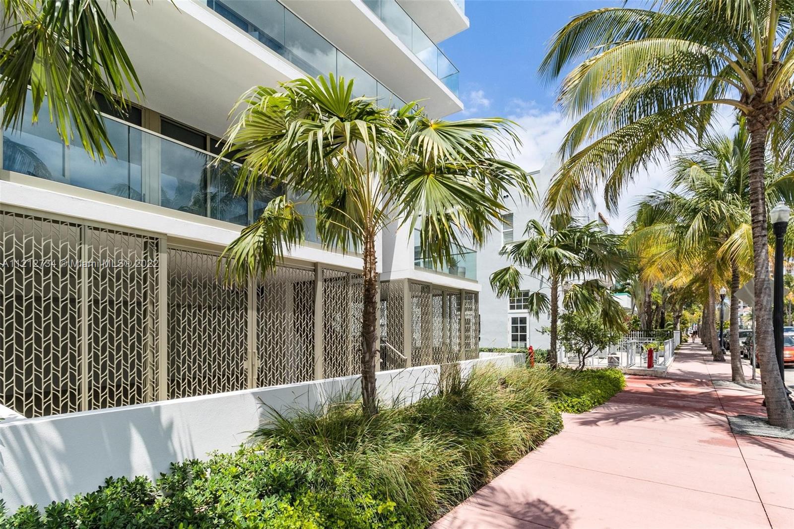 300 Collins Ave, Miami Beach, FL, 33139 United States, 3 Bedrooms Bedrooms, ,3 BathroomsBathrooms,Residential,For Sale,Collins Ave,A11212734