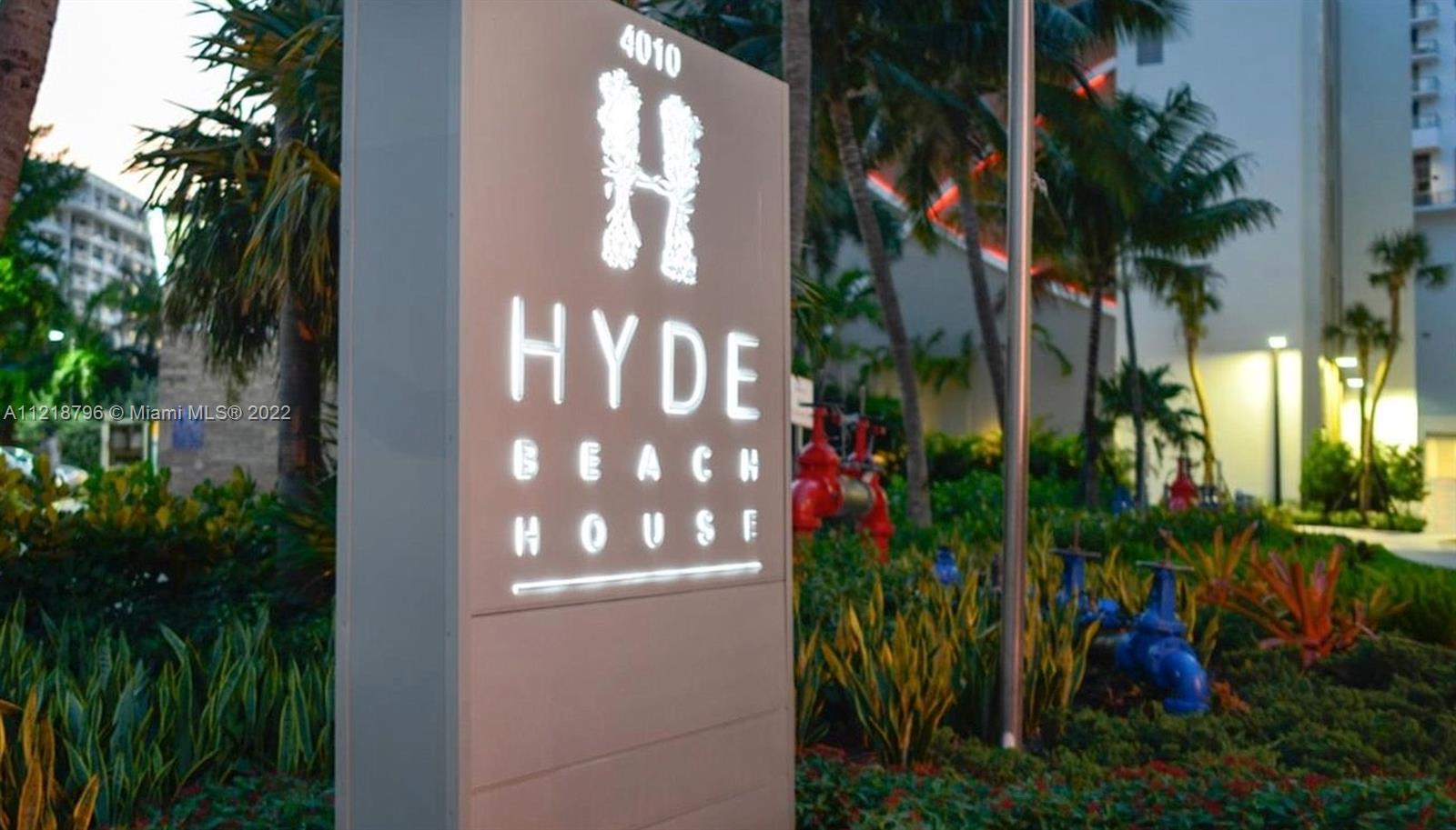 Hollywood, Florida 33019, 2 Bedrooms Bedrooms, ,2 BathroomsBathrooms,Residential,For Sale,A11218796
