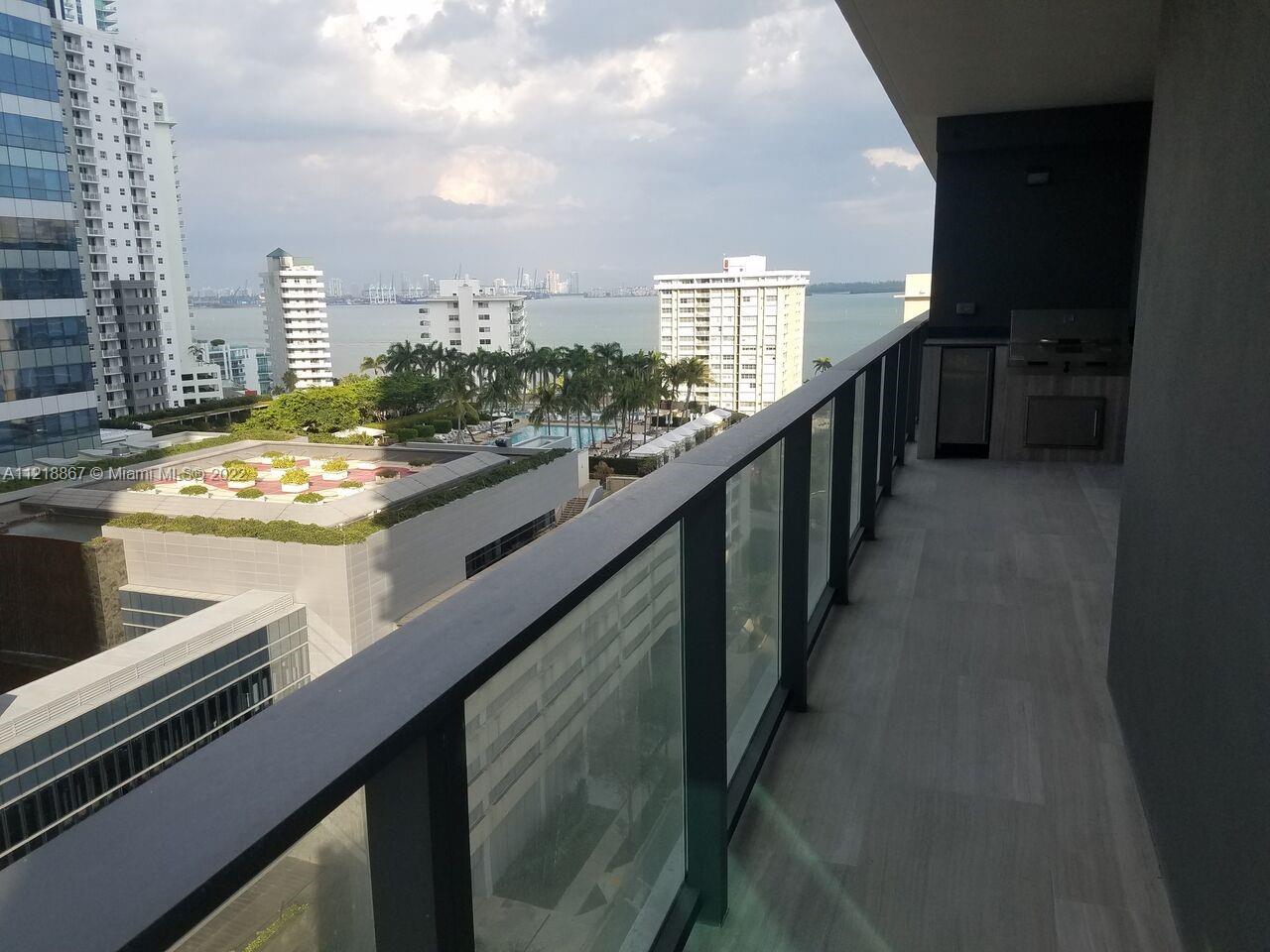 Apartamento à Venda em Miami, FL