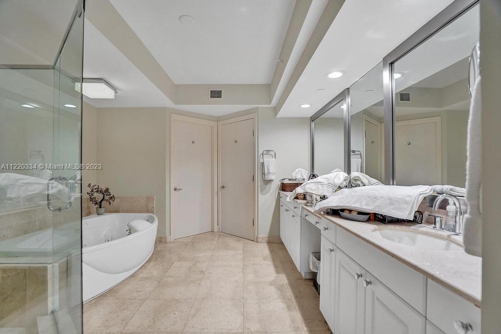 3201 183rd St, Aventura, FL, 33160 United States, 2 Bedrooms Bedrooms, ,3 BathroomsBathrooms,Residential,For Sale,183rd St,A11220334
