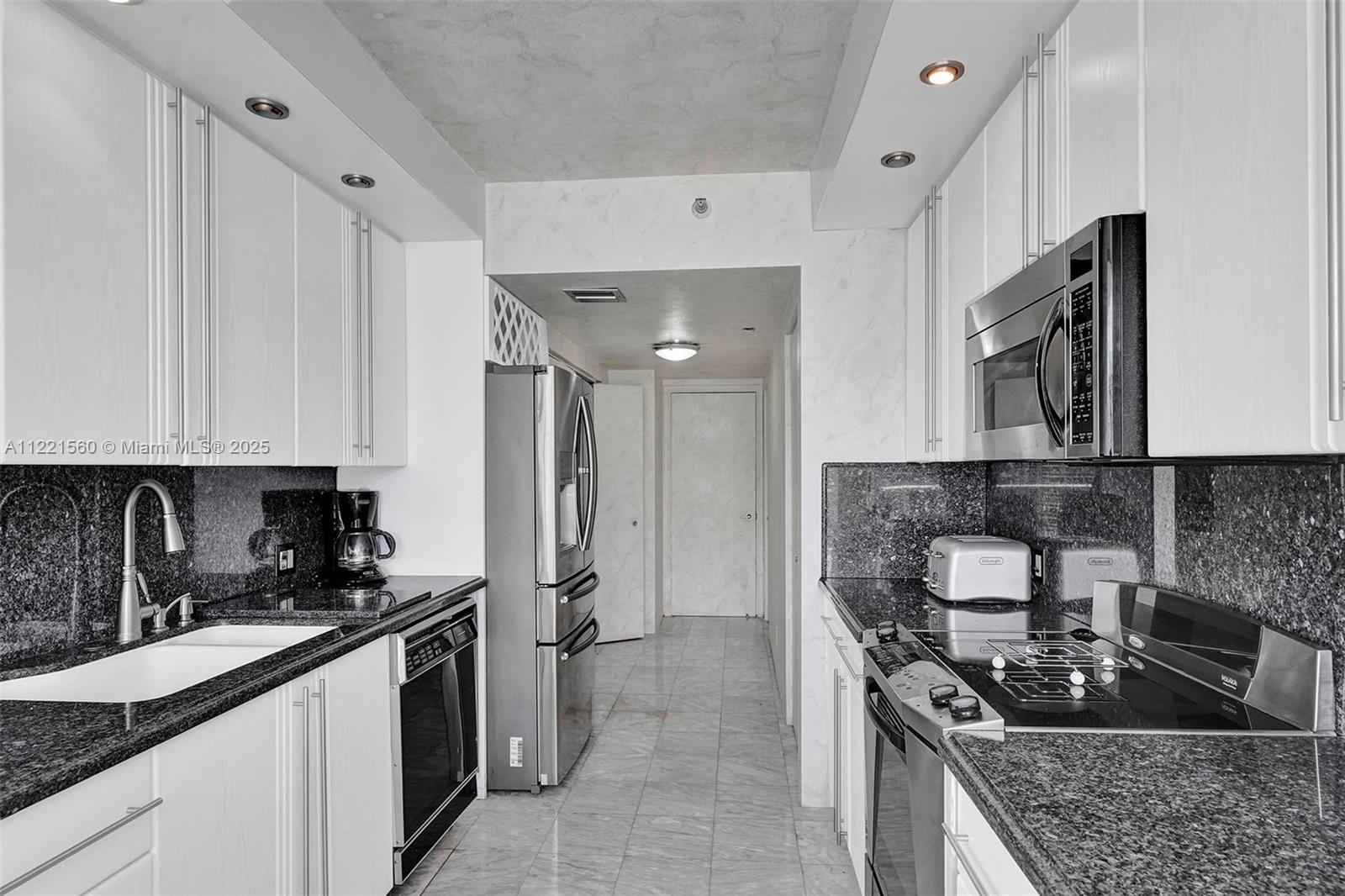 20281 Country Club Dr, Aventura, FL, 33180 United States, 2 Bedrooms Bedrooms, ,2 BathroomsBathrooms,Residential,For Sale,Country Club Dr,A11221560