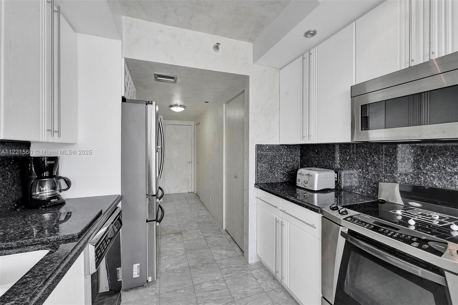 20281 Country Club Dr, Aventura, FL, 33180 United States, 2 Bedrooms Bedrooms, ,2 BathroomsBathrooms,Residential,For Sale,Country Club Dr,A11221560