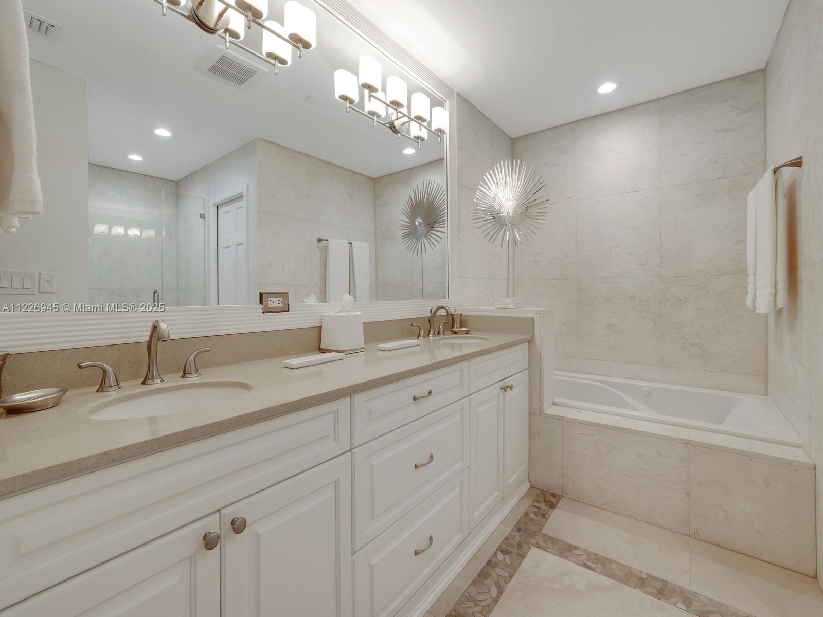 19126 Fisher Island Dr, Miami Beach, FL, 33109 United States, 3 Bedrooms Bedrooms, ,3 BathroomsBathrooms,Residential,For Sale,Fisher Island Dr,A11226945