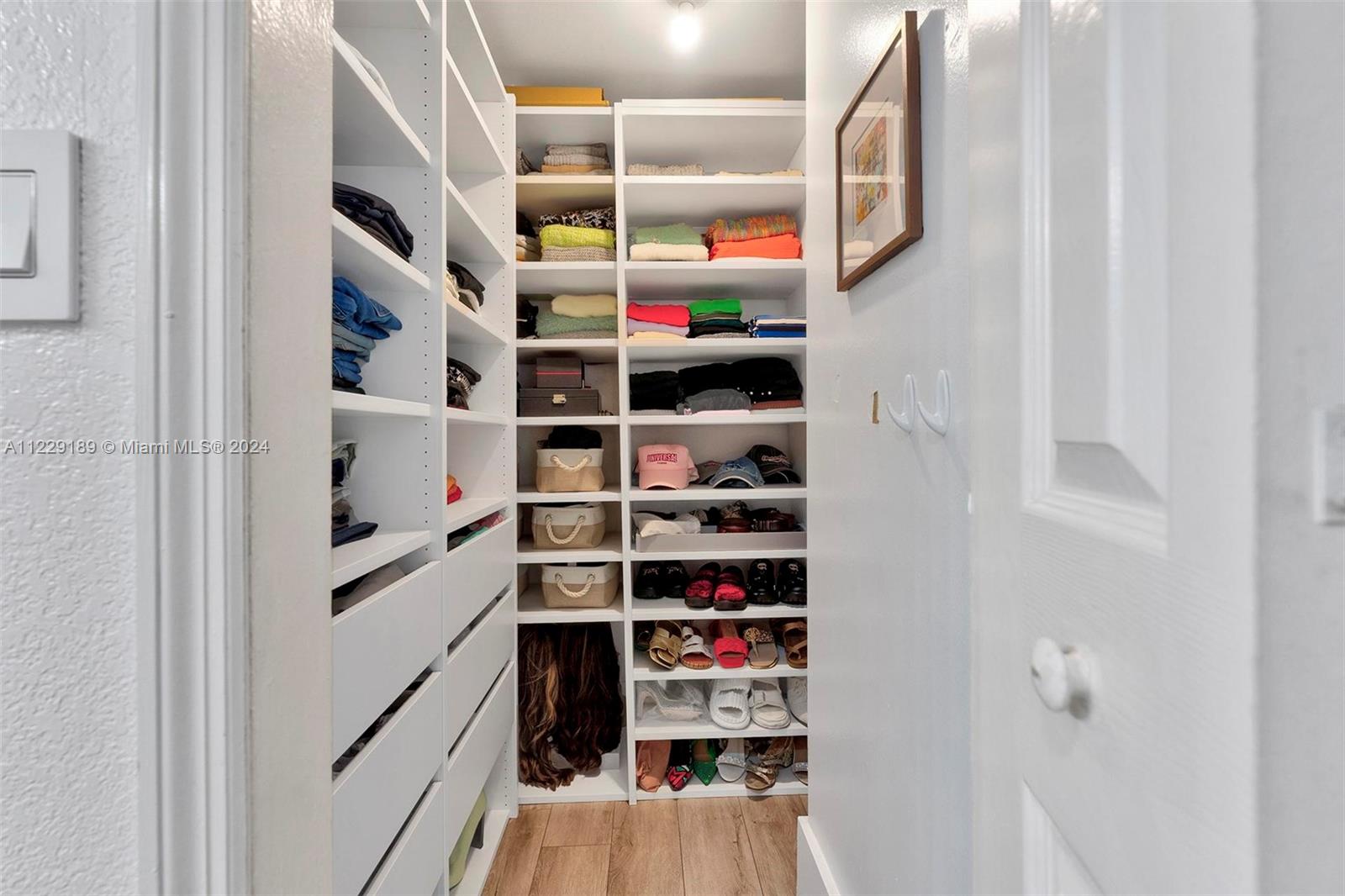 3401 N Country Club Dr 406, Aventura, Florida 33180, 1 Bedroom Bedrooms, ,1 BathroomBathrooms,Residential,For Sale,3401 N Country Club Dr 406,A11229189