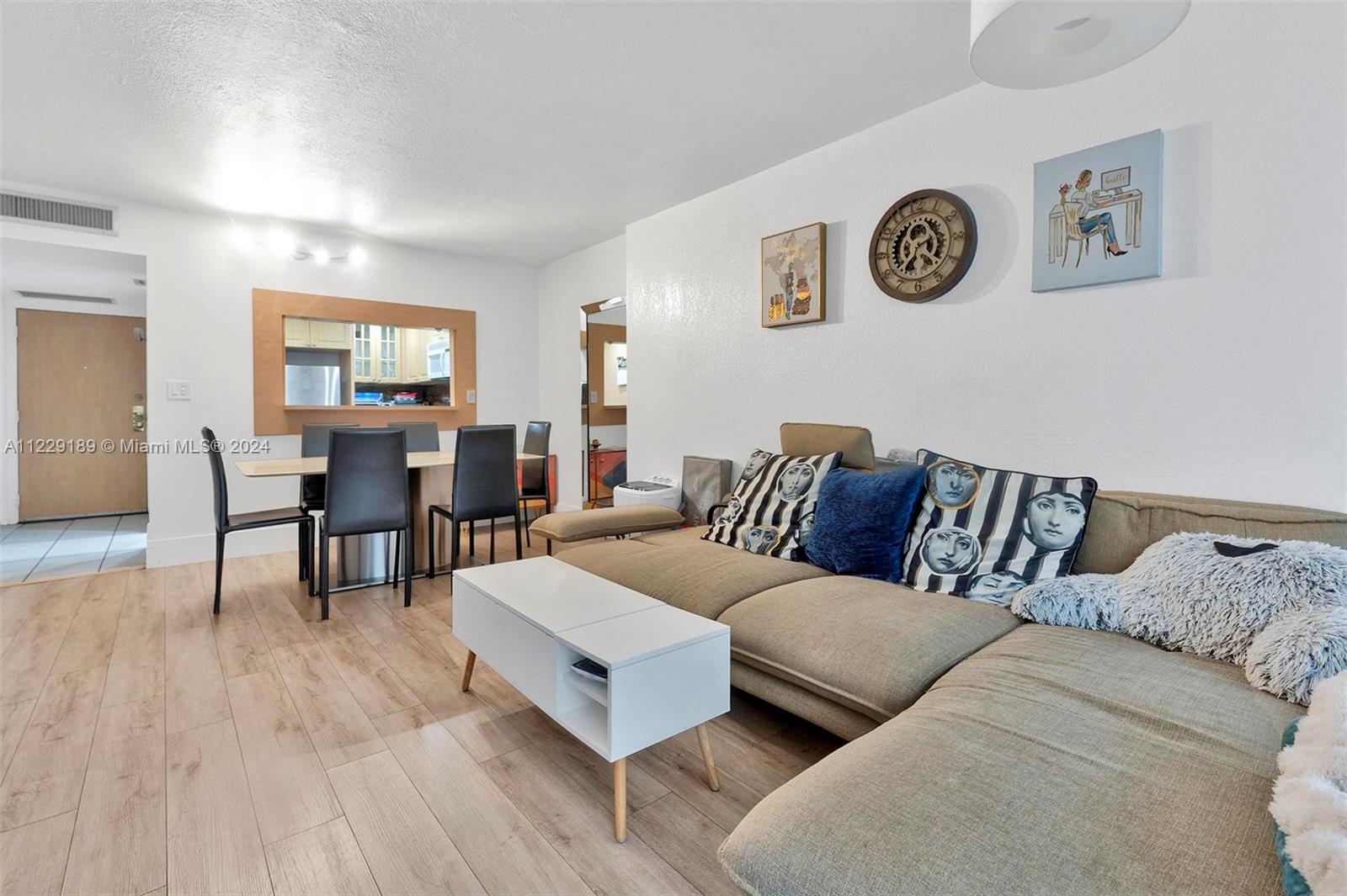 3401 N Country Club Dr 406, Aventura, Florida 33180, 1 Bedroom Bedrooms, ,1 BathroomBathrooms,Residential,For Sale,3401 N Country Club Dr 406,A11229189