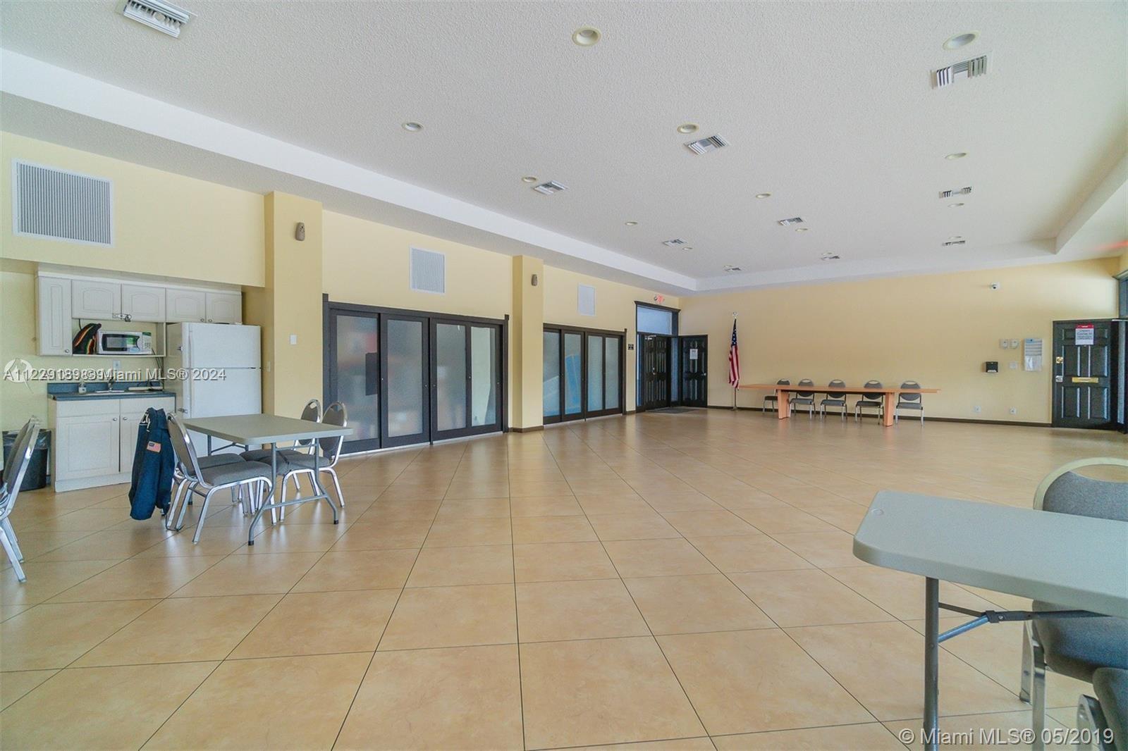 3401 N Country Club Dr 406, Aventura, Florida 33180, 1 Bedroom Bedrooms, ,1 BathroomBathrooms,Residential,For Sale,3401 N Country Club Dr 406,A11229189