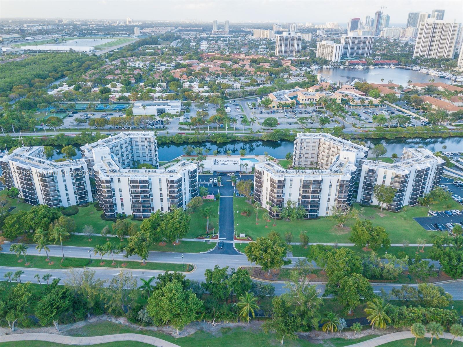 3401 N Country Club Dr 406, Aventura, Florida 33180, 1 Bedroom Bedrooms, ,1 BathroomBathrooms,Residential,For Sale,3401 N Country Club Dr 406,A11229189