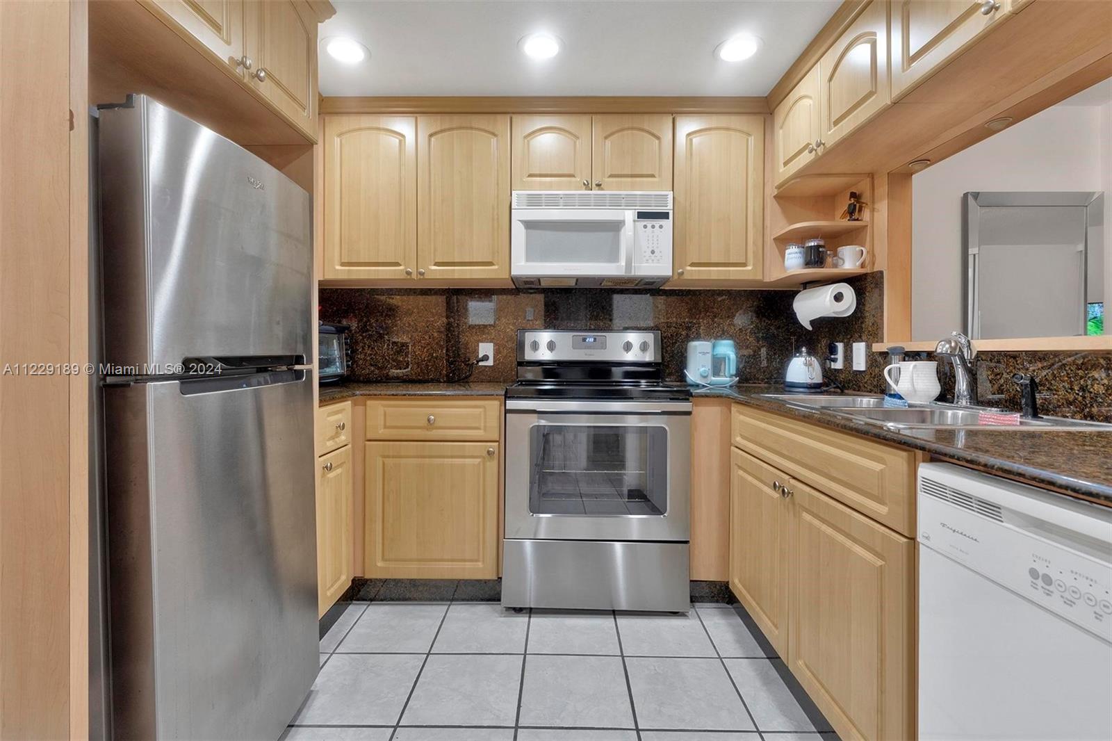 3401 N Country Club Dr 406, Aventura, Florida 33180, 1 Bedroom Bedrooms, ,1 BathroomBathrooms,Residential,For Sale,3401 N Country Club Dr 406,A11229189