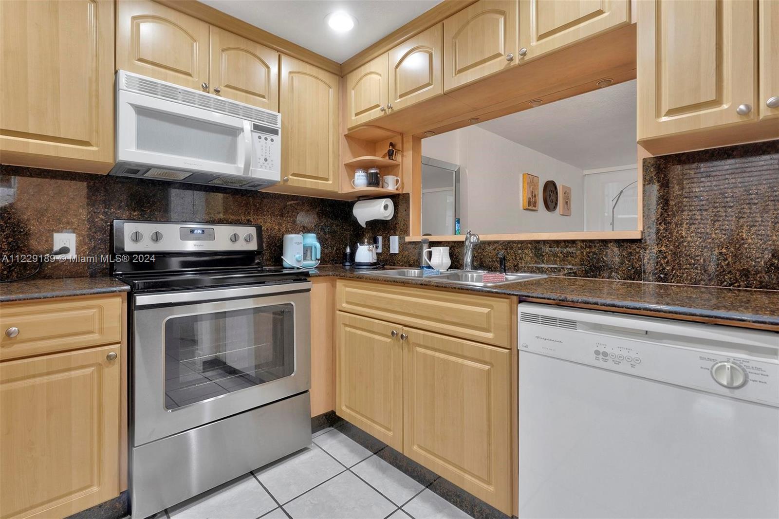 3401 N Country Club Dr 406, Aventura, Florida 33180, 1 Bedroom Bedrooms, ,1 BathroomBathrooms,Residential,For Sale,3401 N Country Club Dr 406,A11229189