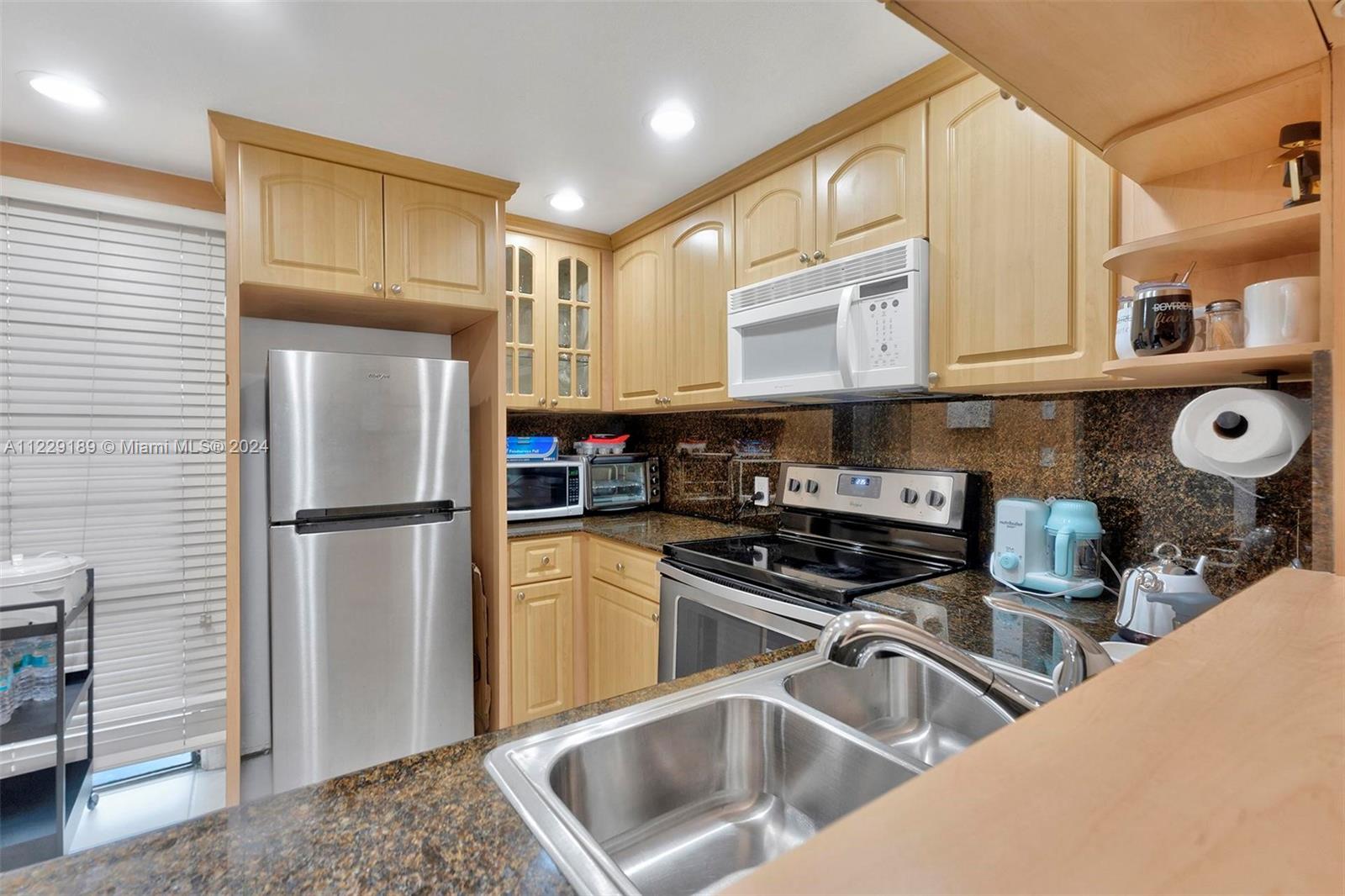 3401 N Country Club Dr 406, Aventura, Florida 33180, 1 Bedroom Bedrooms, ,1 BathroomBathrooms,Residential,For Sale,3401 N Country Club Dr 406,A11229189