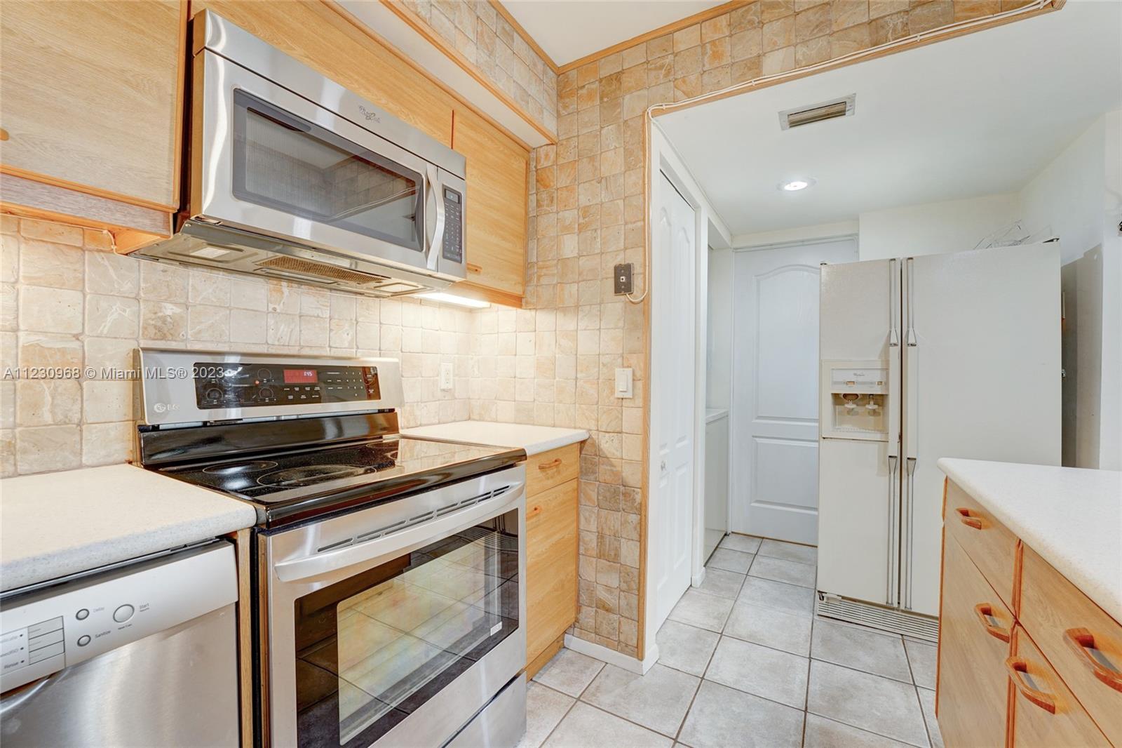 520 Orton Ave, Fort Lauderdale, FL, 33304 United States, 2 Bedrooms Bedrooms, ,2 BathroomsBathrooms,Residential,For Sale,Orton Ave,A11230968