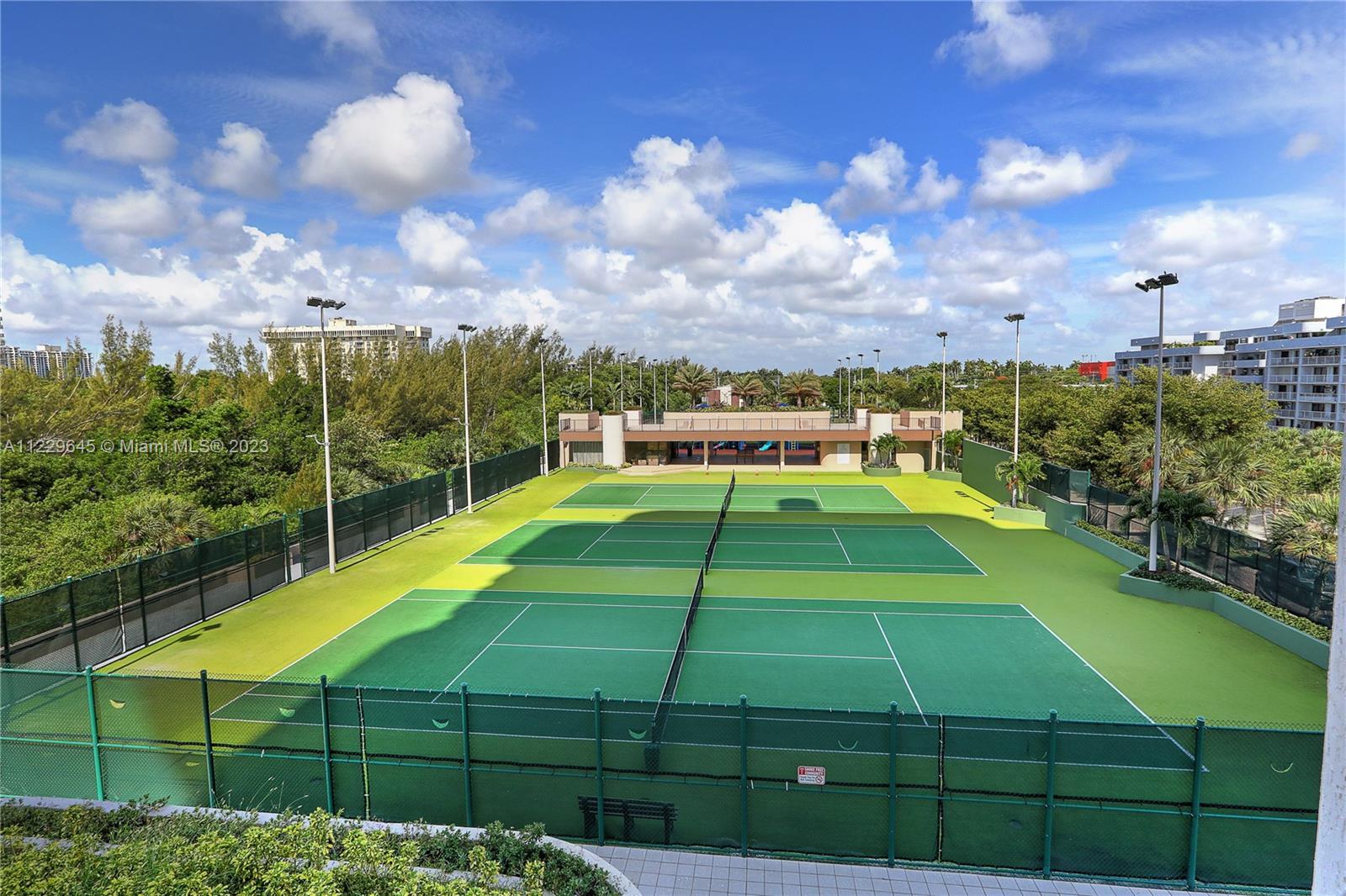 1800 NE 114th St 1807, Miami, Florida 33181, 1 Bedroom Bedrooms, 4 Rooms Rooms,2 BathroomsBathrooms,Residential,For Sale,1800 NE 114th St 1807,A11229645