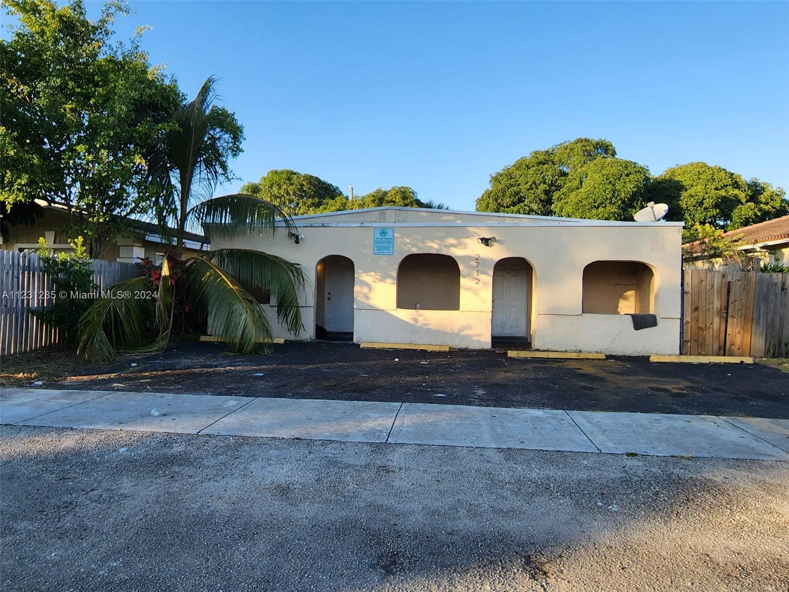 2712 NW 14th street, Fort Lauderdale, FL 33311, 6 Bedrooms Bedrooms, ,2 BathroomsBathrooms,Residential,For Sale,14th street,A11231285