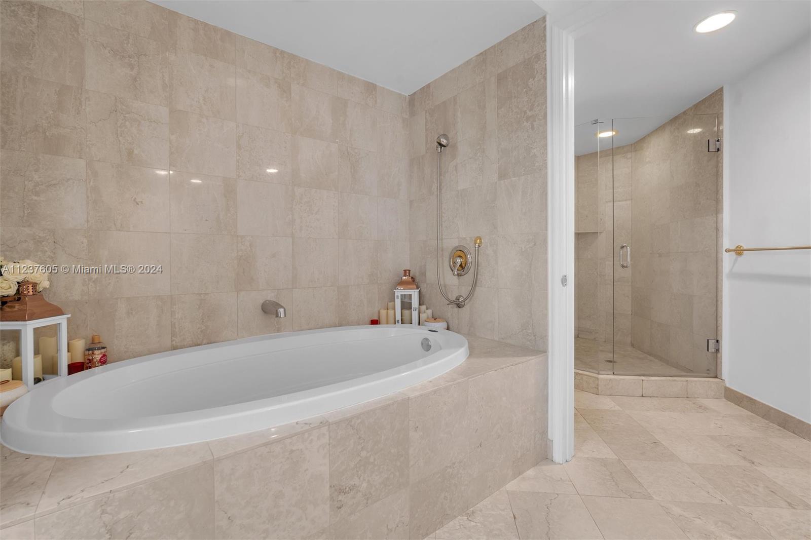 3370 NE 190th St 203, Aventura, Florida 33180, 3 Bedrooms Bedrooms, ,3 BathroomsBathrooms,Residential,For Sale,3370 NE 190th St 203,A11237605