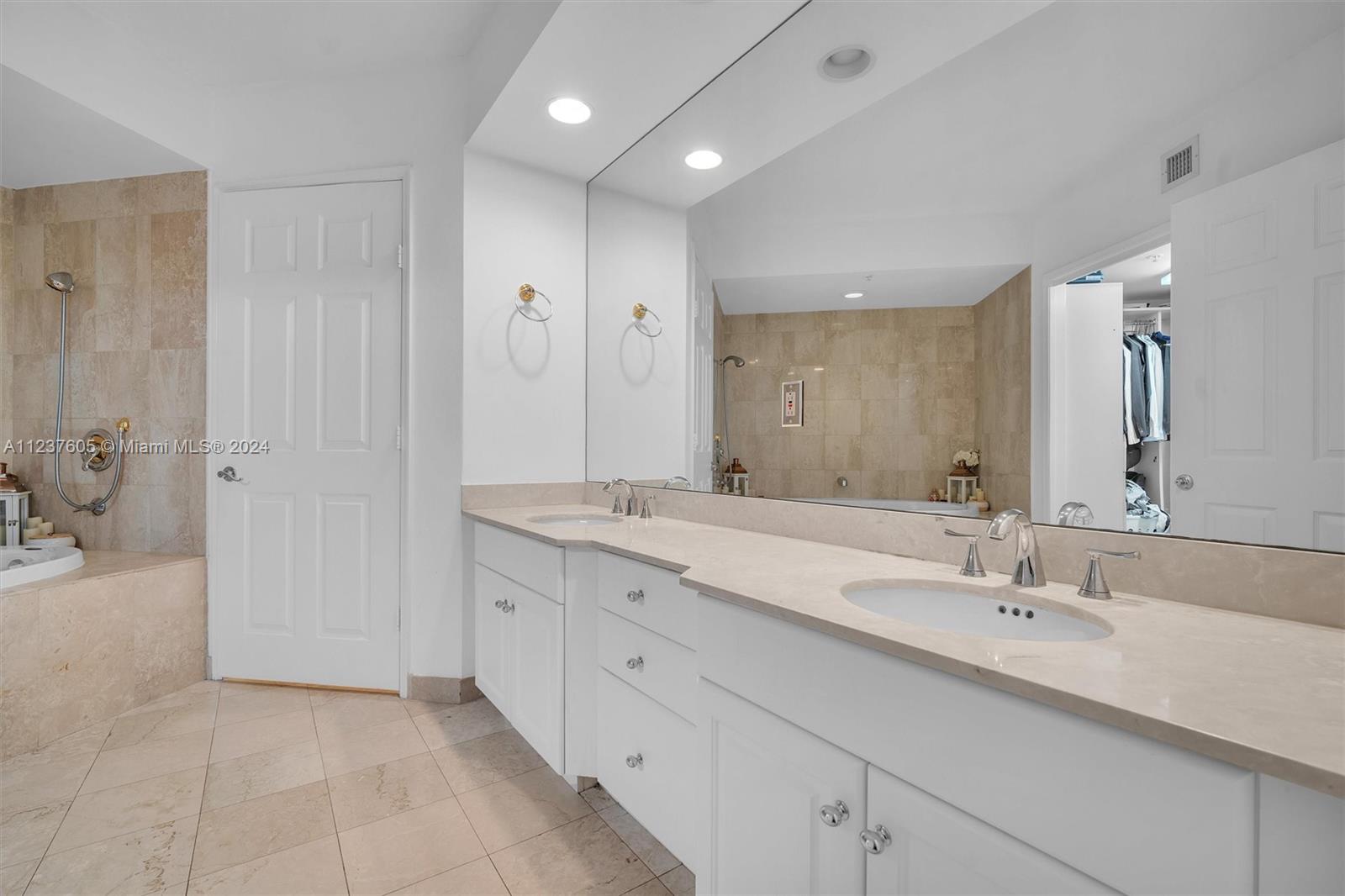 3370 NE 190th St 203, Aventura, Florida 33180, 3 Bedrooms Bedrooms, ,3 BathroomsBathrooms,Residential,For Sale,3370 NE 190th St 203,A11237605