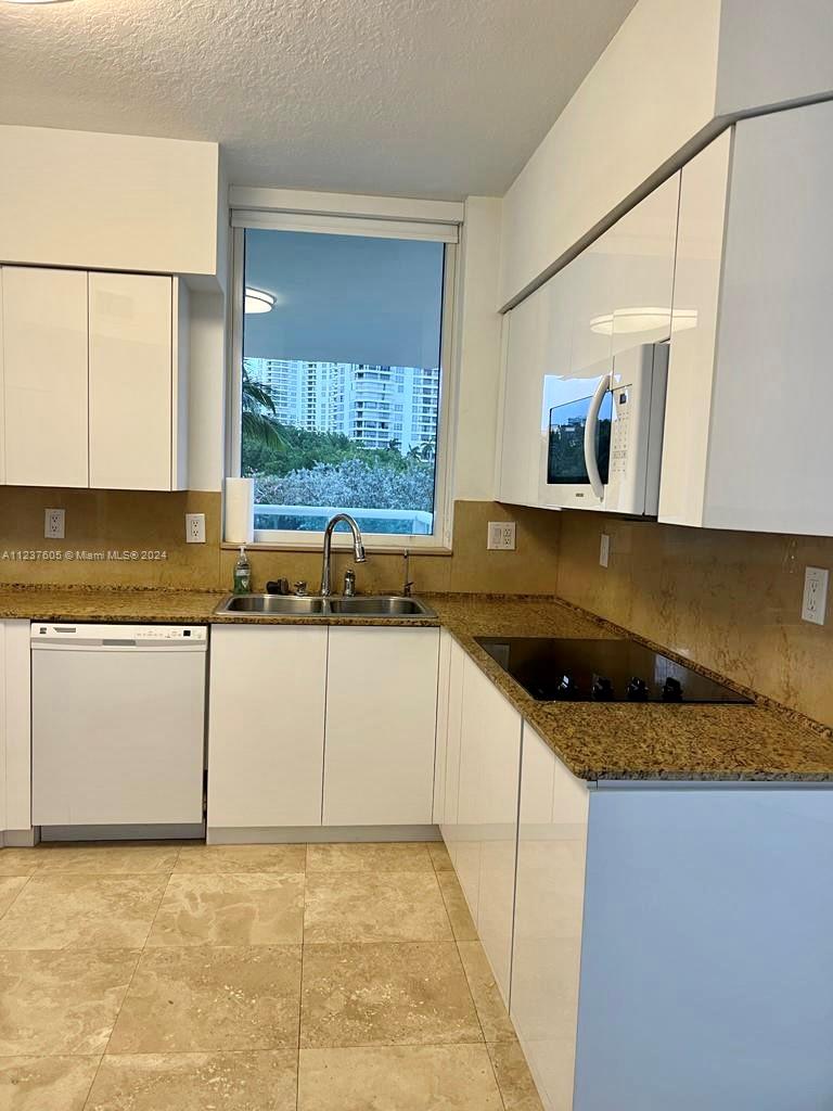 3370 NE 190th St 203, Aventura, Florida 33180, 3 Bedrooms Bedrooms, ,3 BathroomsBathrooms,Residential,For Sale,3370 NE 190th St 203,A11237605