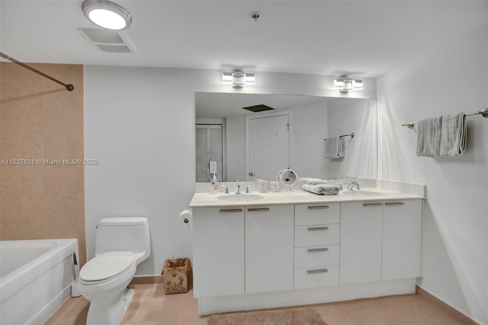 16699 COLLINS AV 3105, Sunny Isles Beach, Florida 33160, 1 Bedroom Bedrooms, ,1 BathroomBathrooms,Residential,For Sale,16699 COLLINS AV 3105,A11237831