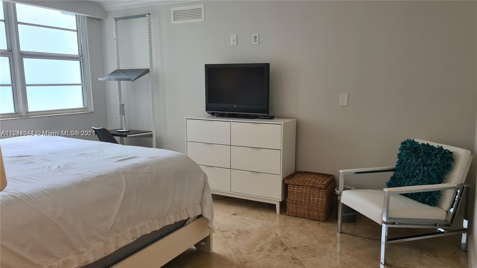 6917 Collins Ave 809, Miami Beach, Florida 33141, 2 Bedrooms Bedrooms, ,1 BathroomBathrooms,Residentiallease,For Rent,6917 Collins Ave 809,A11244344