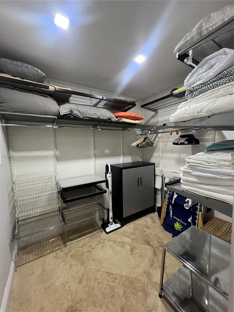 6917 Collins Ave 809, Miami Beach, Florida 33141, 2 Bedrooms Bedrooms, ,1 BathroomBathrooms,Residentiallease,For Rent,6917 Collins Ave 809,A11244344