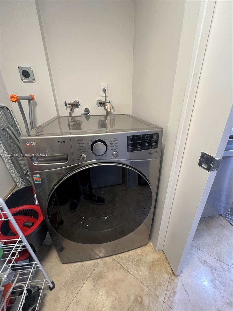 6917 Collins Ave 809, Miami Beach, Florida 33141, 2 Bedrooms Bedrooms, ,1 BathroomBathrooms,Residentiallease,For Rent,6917 Collins Ave 809,A11244344