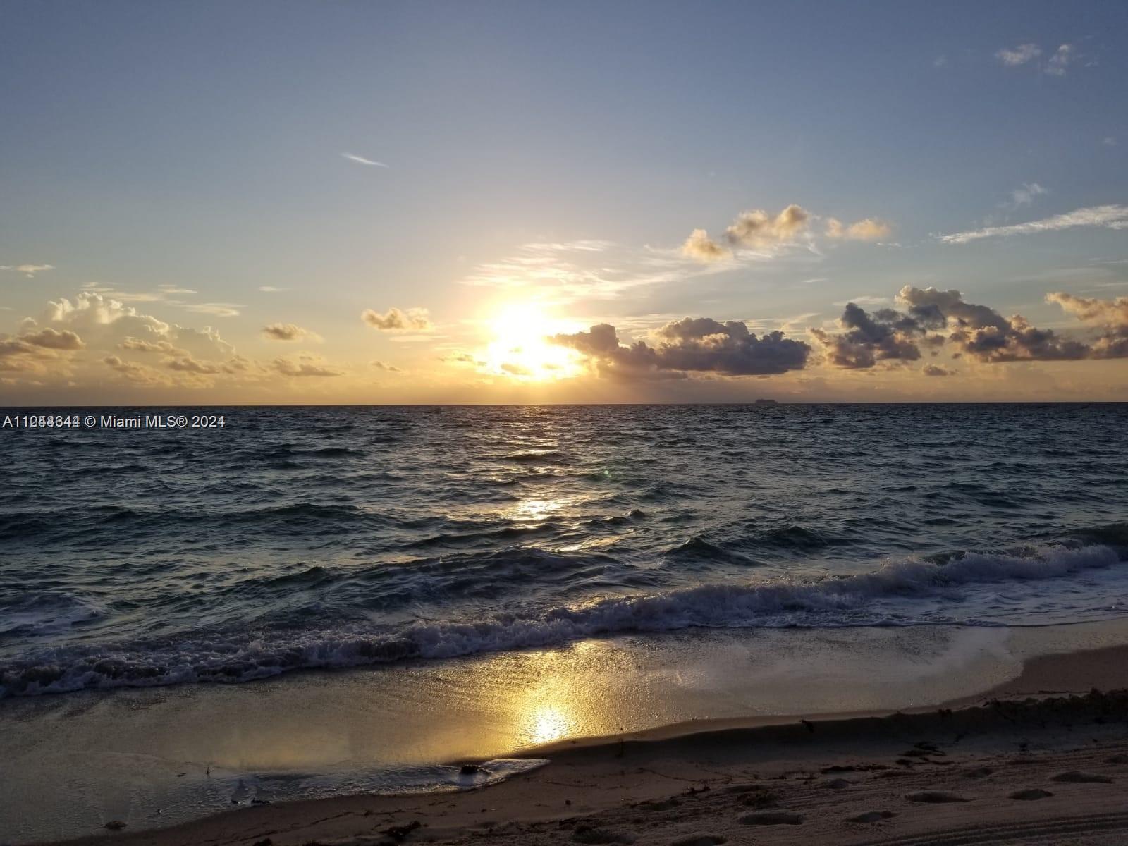 6917 Collins Ave 809, Miami Beach, Florida 33141, 2 Bedrooms Bedrooms, ,1 BathroomBathrooms,Residentiallease,For Rent,6917 Collins Ave 809,A11244344