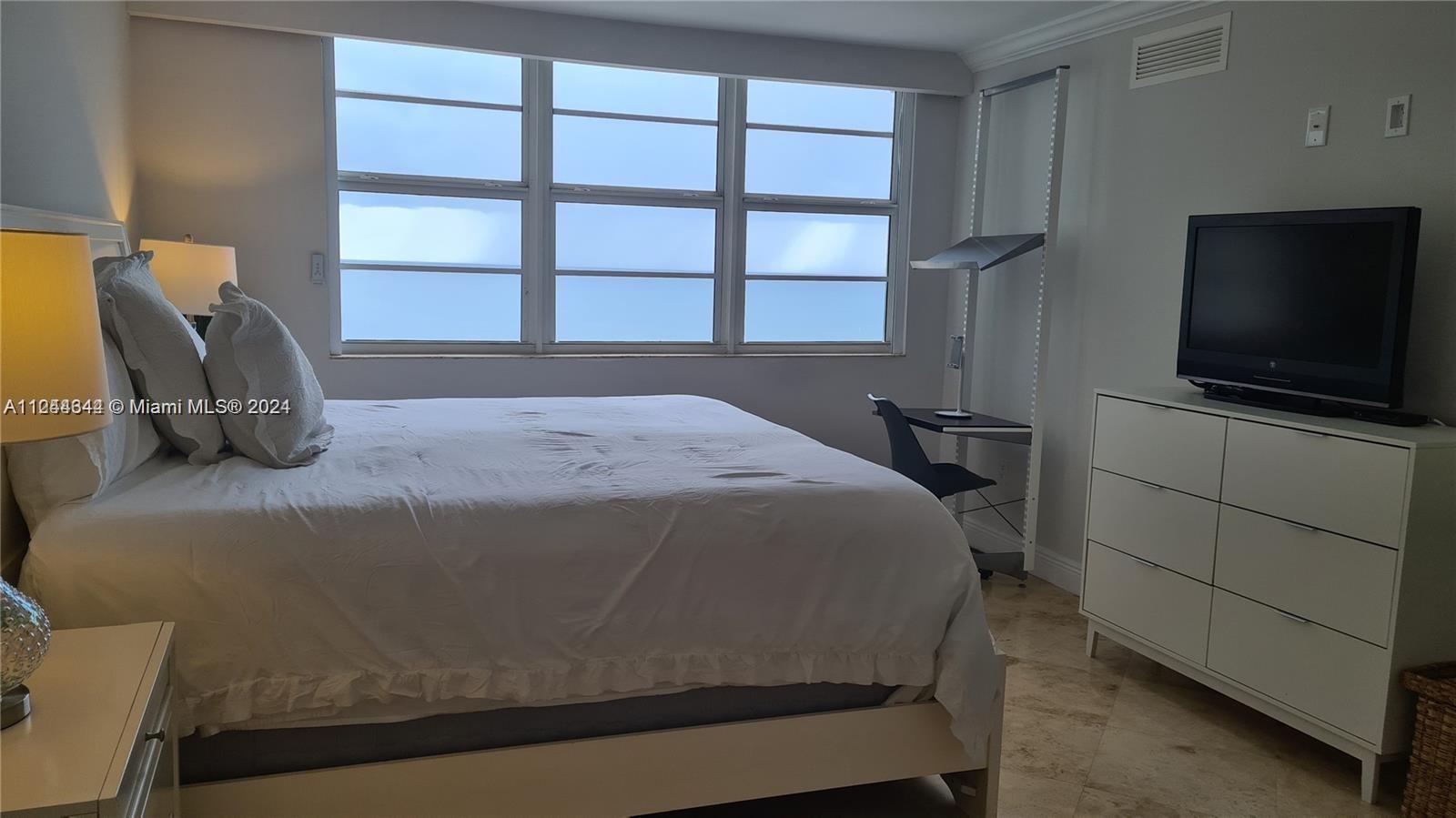 6917 Collins Ave 809, Miami Beach, Florida 33141, 2 Bedrooms Bedrooms, ,1 BathroomBathrooms,Residentiallease,For Rent,6917 Collins Ave 809,A11244344