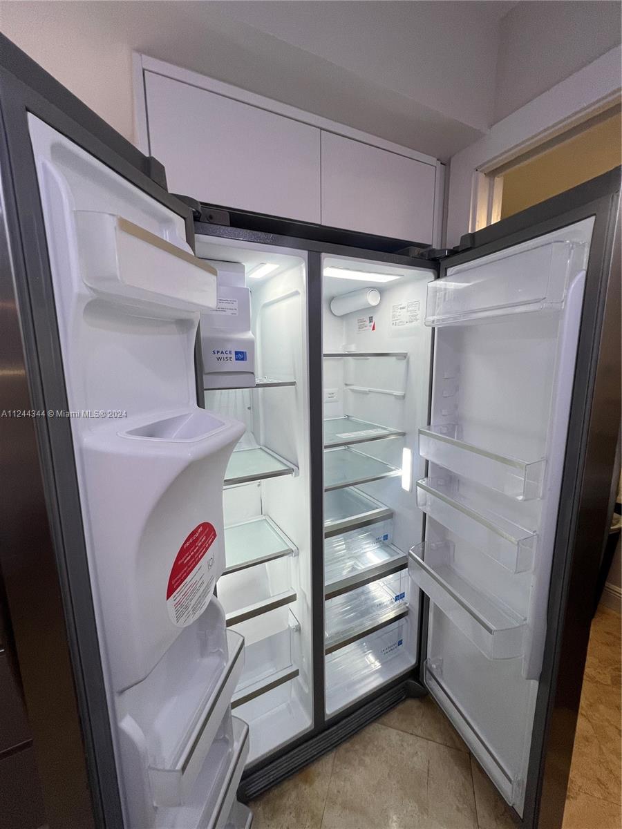 6917 Collins Ave 809, Miami Beach, Florida 33141, 2 Bedrooms Bedrooms, ,1 BathroomBathrooms,Residentiallease,For Rent,6917 Collins Ave 809,A11244344