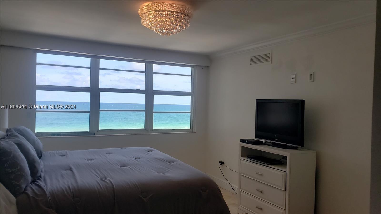 6917 Collins Ave 809, Miami Beach, Florida 33141, 2 Bedrooms Bedrooms, ,1 BathroomBathrooms,Residentiallease,For Rent,6917 Collins Ave 809,A11244344