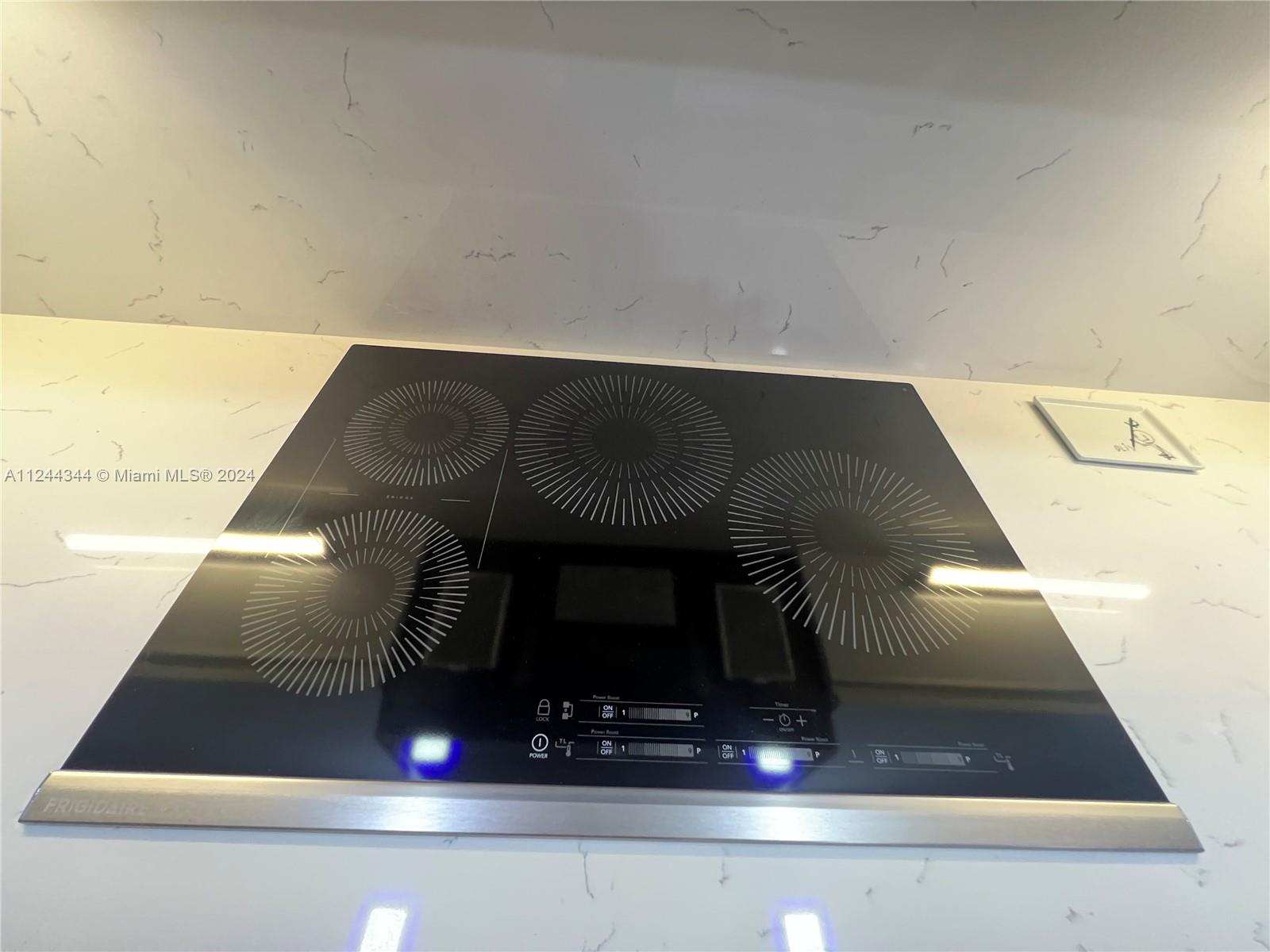 6917 Collins Ave 809, Miami Beach, Florida 33141, 2 Bedrooms Bedrooms, ,1 BathroomBathrooms,Residentiallease,For Rent,6917 Collins Ave 809,A11244344