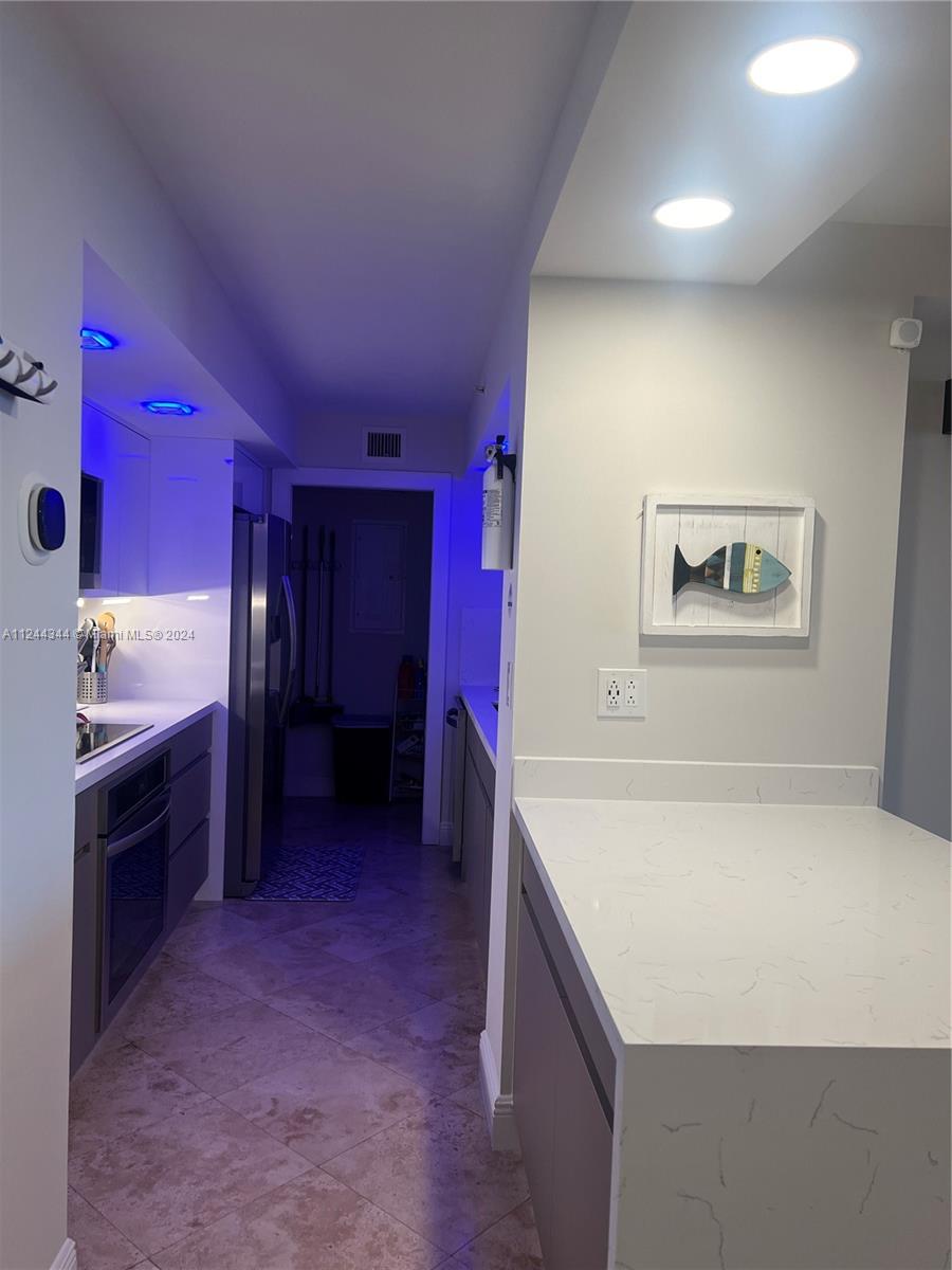 6917 Collins Ave 809, Miami Beach, Florida 33141, 2 Bedrooms Bedrooms, ,1 BathroomBathrooms,Residentiallease,For Rent,6917 Collins Ave 809,A11244344