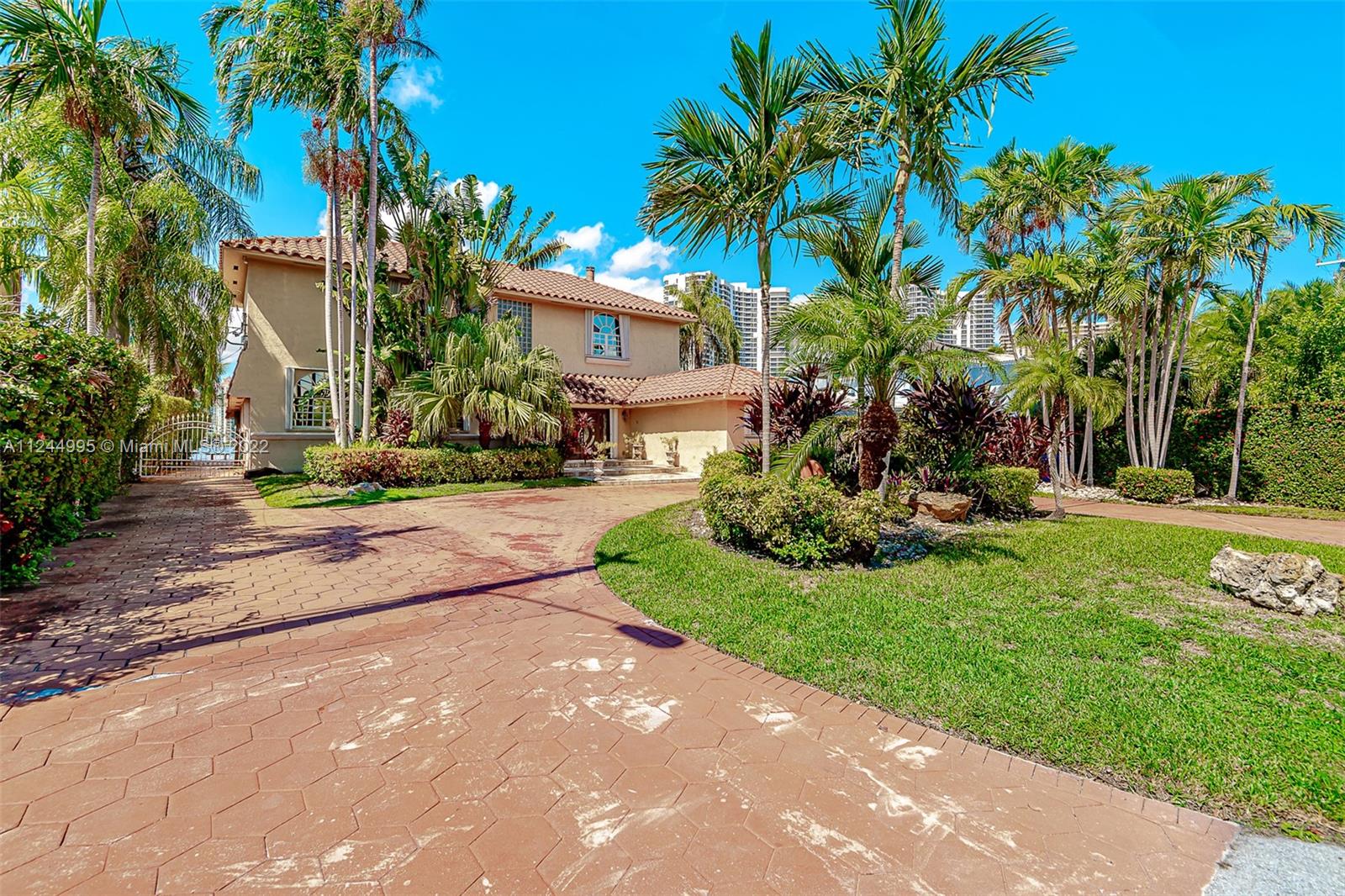18900 N Bay Rd, Sunny Isles Beach, Florida 33160, 6 Bedrooms Bedrooms, ,5 BathroomsBathrooms,Residentiallease,For Rent,18900 N Bay Rd,A11244995