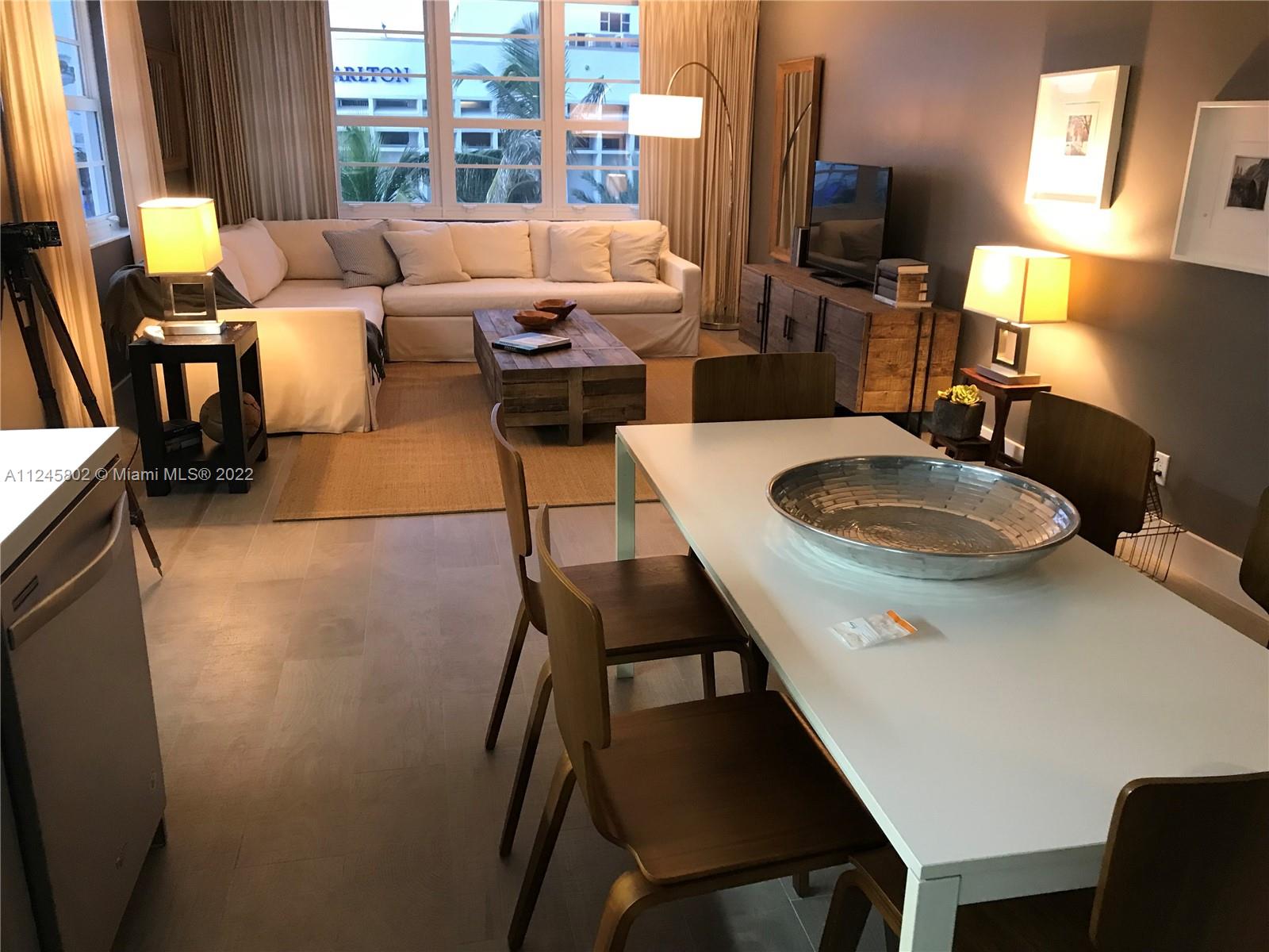 100 Lincoln Rd 314 B, Miami Beach, Florida 33139, 1 Bedroom Bedrooms, ,1 BathroomBathrooms,Residentiallease,For Rent,100 Lincoln Rd 314 B,A11245802