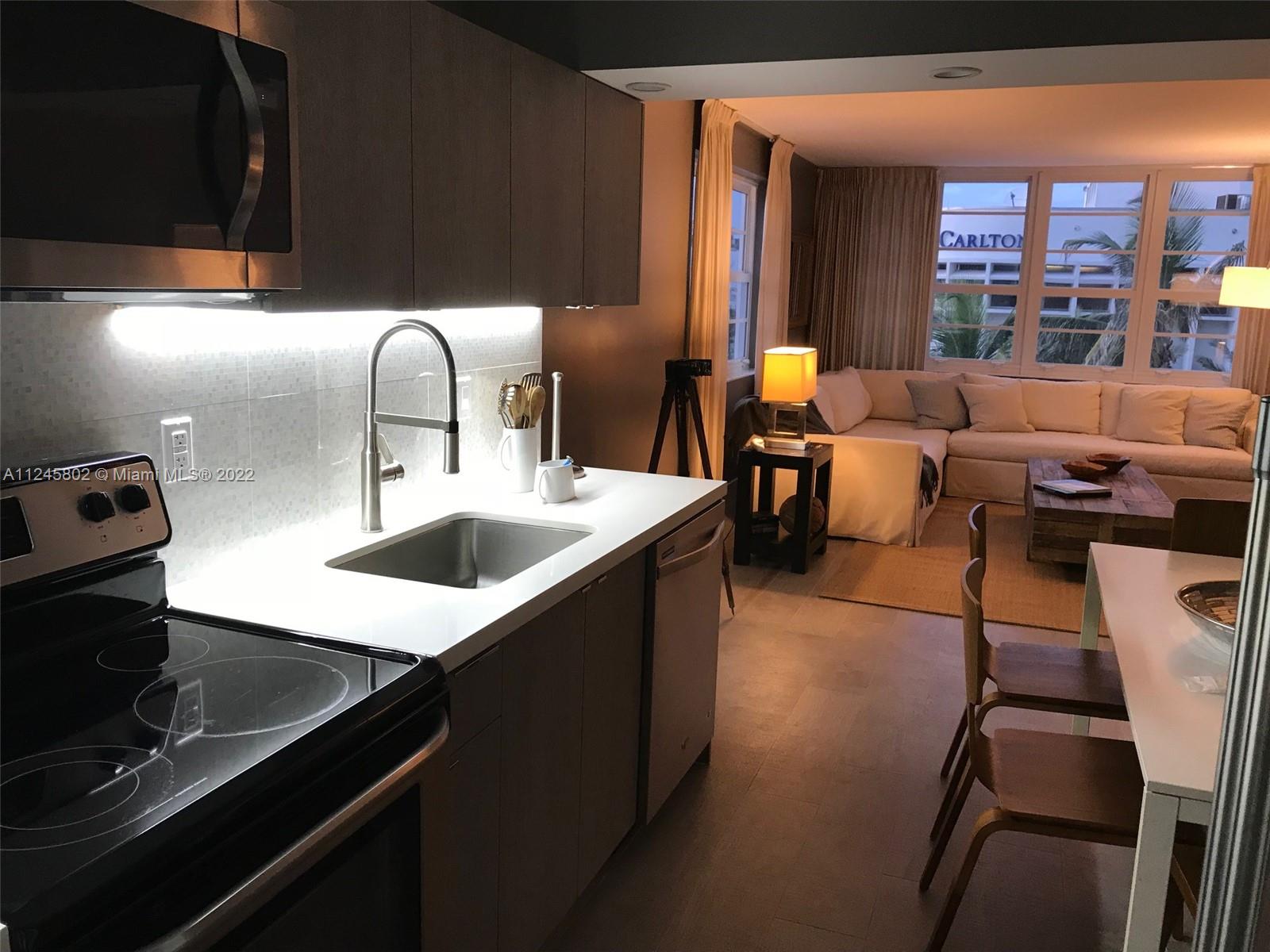 100 Lincoln Rd 314 B, Miami Beach, Florida 33139, 1 Bedroom Bedrooms, ,1 BathroomBathrooms,Residentiallease,For Rent,100 Lincoln Rd 314 B,A11245802