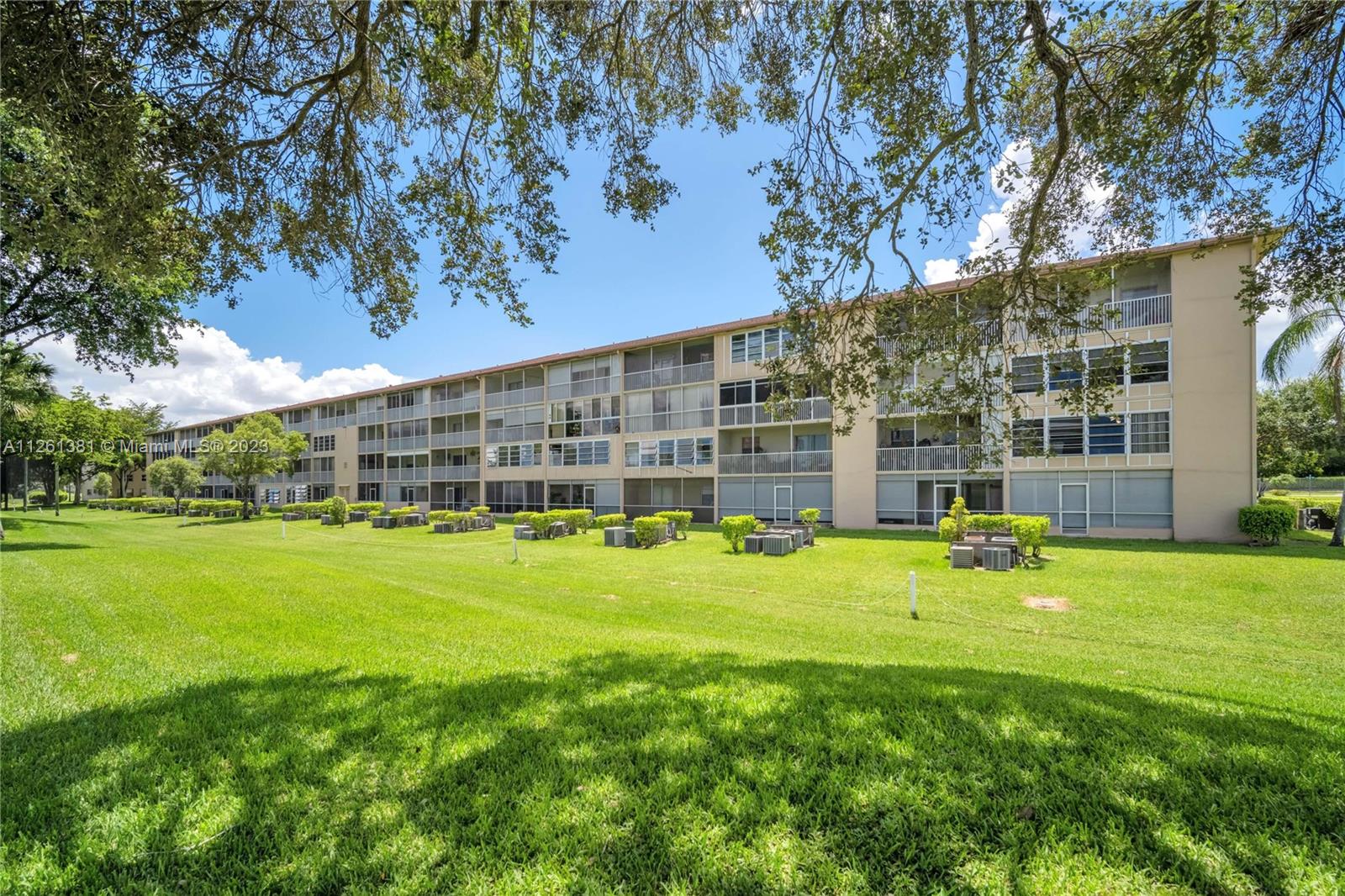 Pembroke Pines, FL, 33027 United States, 2 Bedrooms Bedrooms, ,1 BathroomBathrooms,Residential,For Sale,A11261381