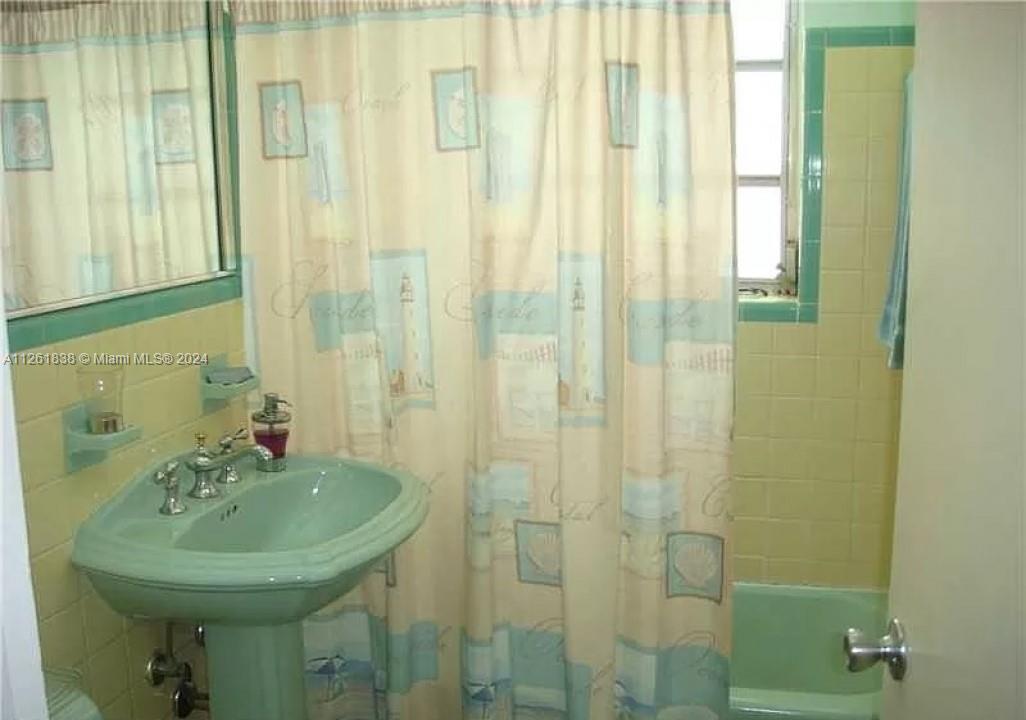 2007 Coral Shores Dr, Fort Lauderdale, FL, 33306 United States, 3 Bedrooms Bedrooms, ,1 BathroomBathrooms,Residential,For Sale,Coral Shores Dr,A11261838