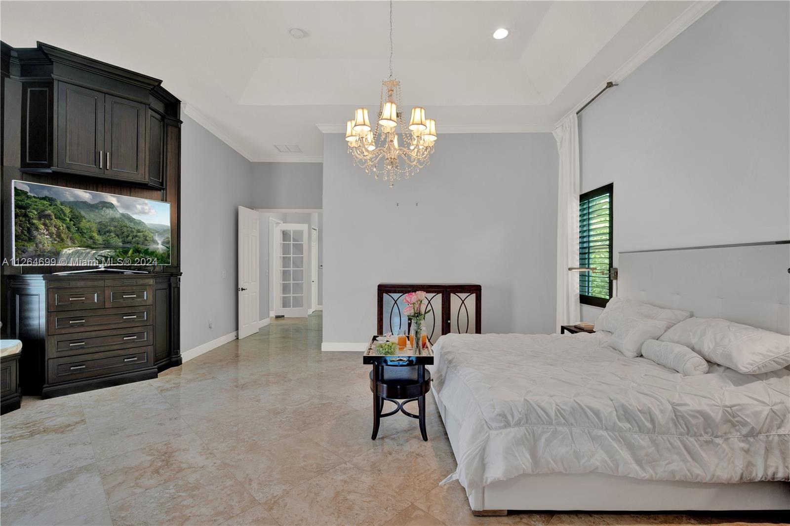 Elegant and Spacious Master Bedroom !