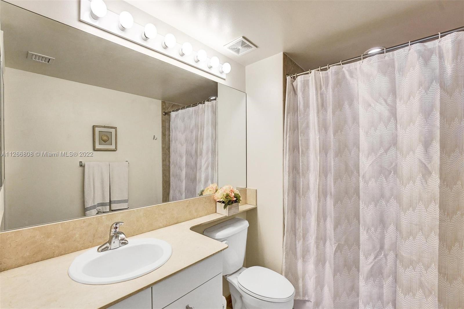 2080 S Ocean Dr 1608, Hallandale Beach, Florida 33009, 2 Bedrooms Bedrooms, ,2 BathroomsBathrooms,Residentiallease,For Rent,2080 S Ocean Dr 1608,A11266808