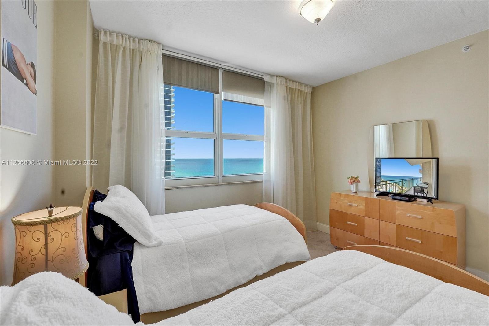 2080 S Ocean Dr 1608, Hallandale Beach, Florida 33009, 2 Bedrooms Bedrooms, ,2 BathroomsBathrooms,Residentiallease,For Rent,2080 S Ocean Dr 1608,A11266808