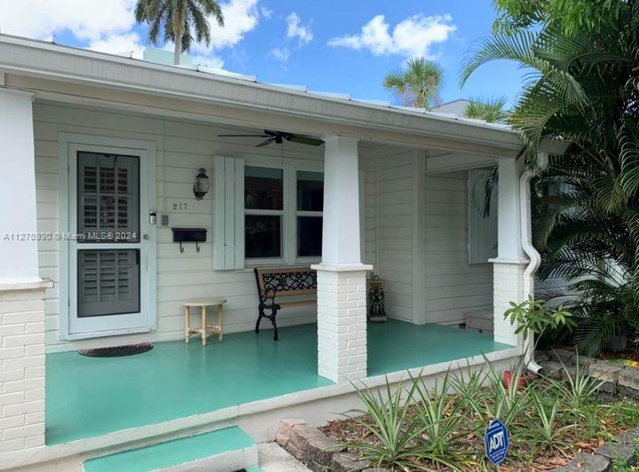 217 10th St, Fort Lauderdale, FL, 33316 United States, 2 Bedrooms Bedrooms, ,1 BathroomBathrooms,Residential,For Sale,10th St,A11270990