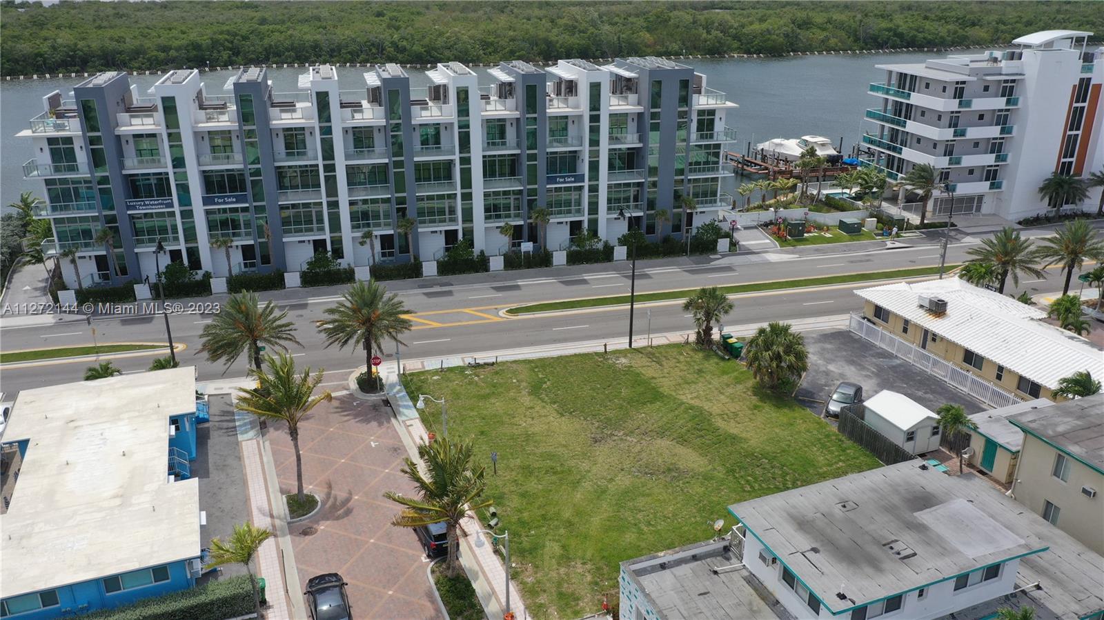 2801 N Ocean Dr  For Sale A11272144, FL