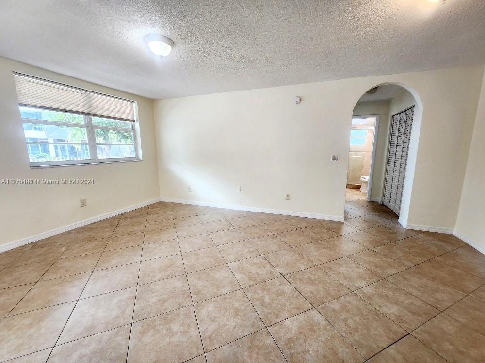 533 Meridian Ave 1, Miami Beach, Florida 33139, 1 Bedroom Bedrooms, ,1 BathroomBathrooms,Residential,For Sale,533 Meridian Ave 1,A11275480