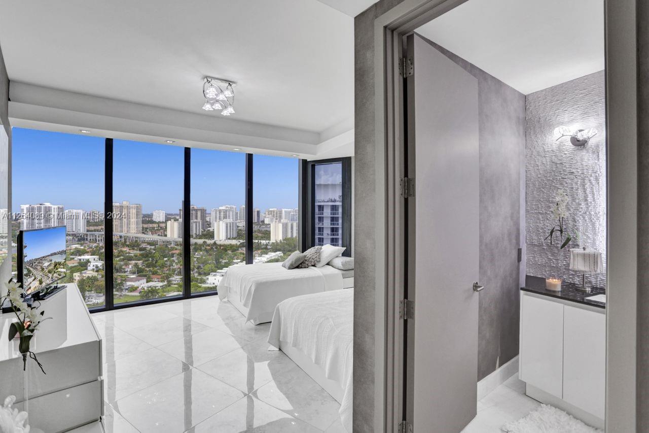 18555 COLLINS AVE 2203, Sunny Isles Beach, Florida 33160, 4 Bedrooms Bedrooms, ,4 BathroomsBathrooms,Residential,For Sale,18555 COLLINS AVE 2203,A11264089