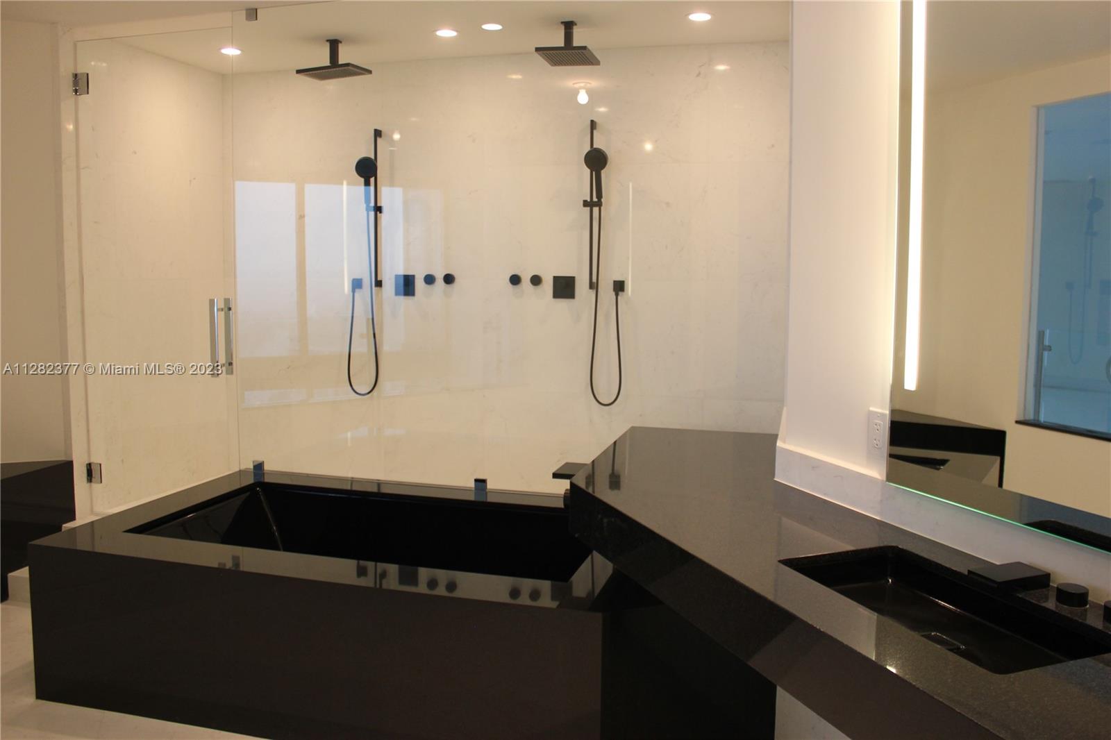 18555 COLLINS AVE, Miami Beach, FL, 33160 United States, 3 Bedrooms Bedrooms, ,3 BathroomsBathrooms,Residential,For Sale,COLLINS AVE,A11282377