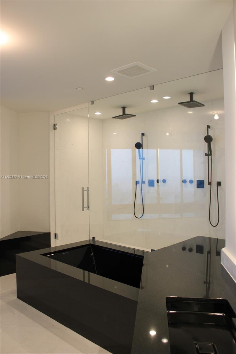 18555 COLLINS AVE, Miami Beach, FL, 33160 United States, 3 Bedrooms Bedrooms, ,3 BathroomsBathrooms,Residential,For Sale,COLLINS AVE,A11282377