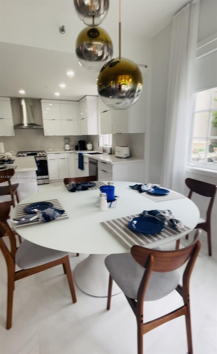 19217 Fisher Island Dr, Miami Beach, FL, 33109 United States, 2 Bedrooms Bedrooms, ,2 BathroomsBathrooms,Residential,For Sale,Fisher Island Dr,A11283819