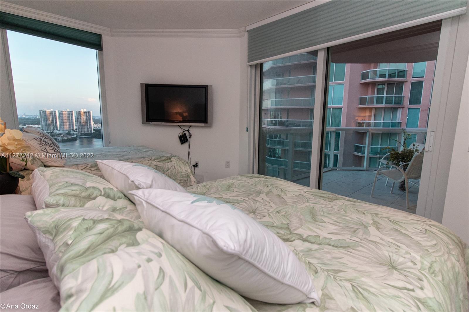 3370 190 St, Aventura, FL, 33180 United States, 2 Bedrooms Bedrooms, ,2 BathroomsBathrooms,Residential,For Sale,190 St,A11277242