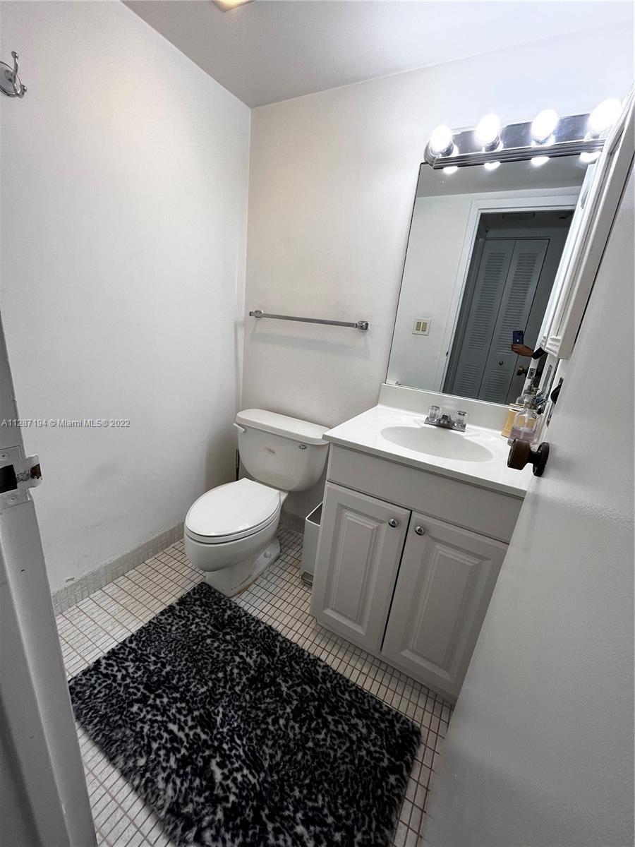 100 Bayview Dr, Sunny Isles Beach, FL, 33160 United States, 1 Bedroom Bedrooms, ,1 BathroomBathrooms,Residential,For Sale,Bayview Dr,A11287194