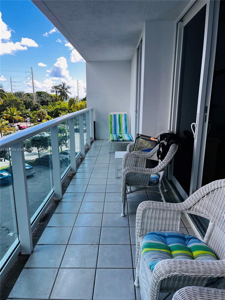 100 Bayview Dr, Sunny Isles Beach, FL, 33160 United States, 1 Bedroom Bedrooms, ,1 BathroomBathrooms,Residential,For Sale,Bayview Dr,A11287194