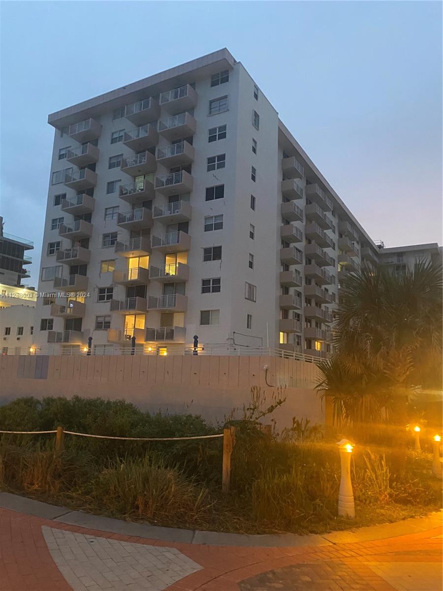 345 Ocean Dr 307, Miami Beach, Florida 33139, 1 Bedroom Bedrooms, ,1 BathroomBathrooms,Residential,For Sale,345 Ocean Dr 307,A11288003