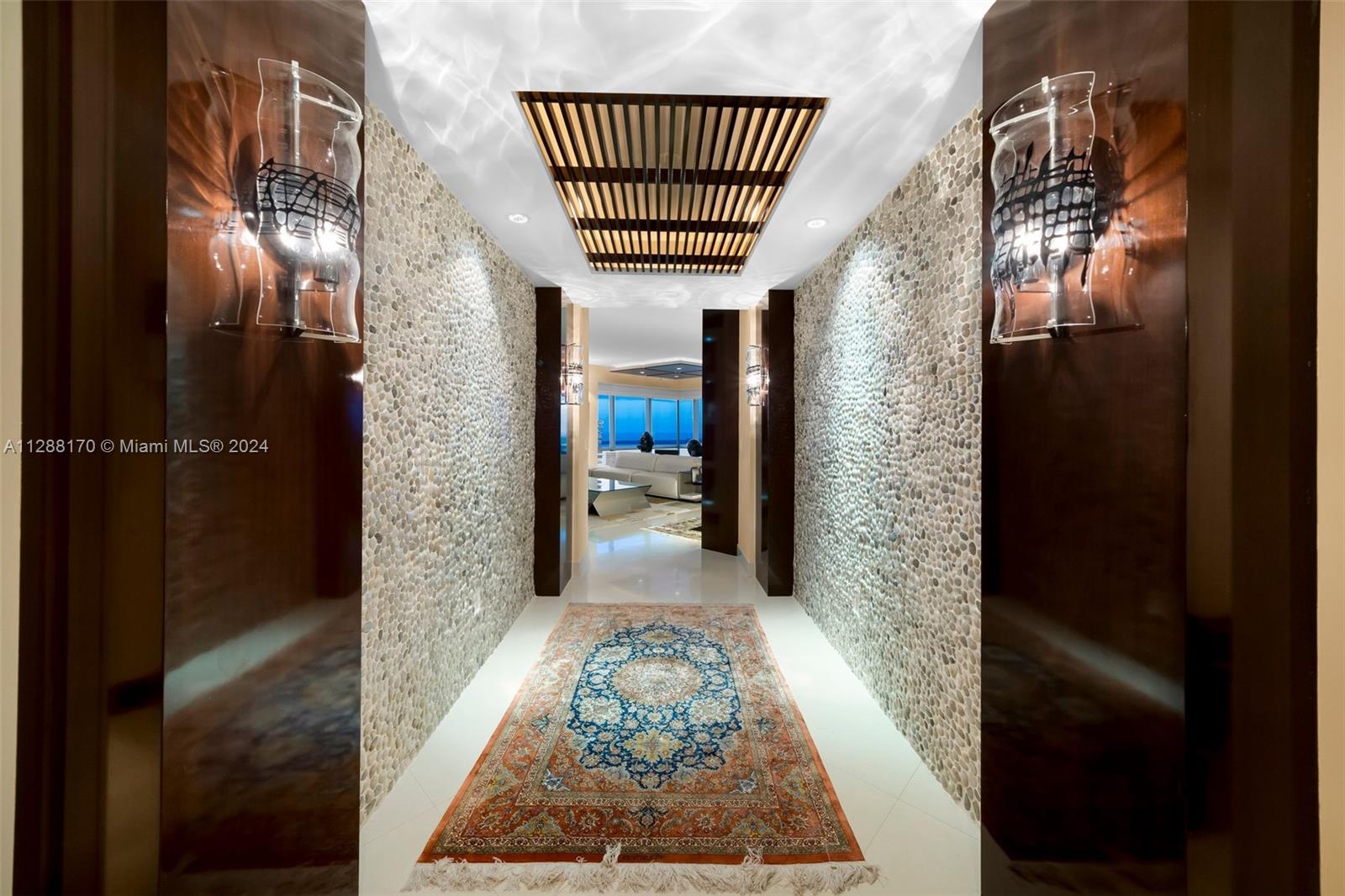 1425 Brickell Ave, Miami, FL, 33131 United States, 3 Bedrooms Bedrooms, ,4 BathroomsBathrooms,Residential,For Sale,Brickell Ave,A11288170